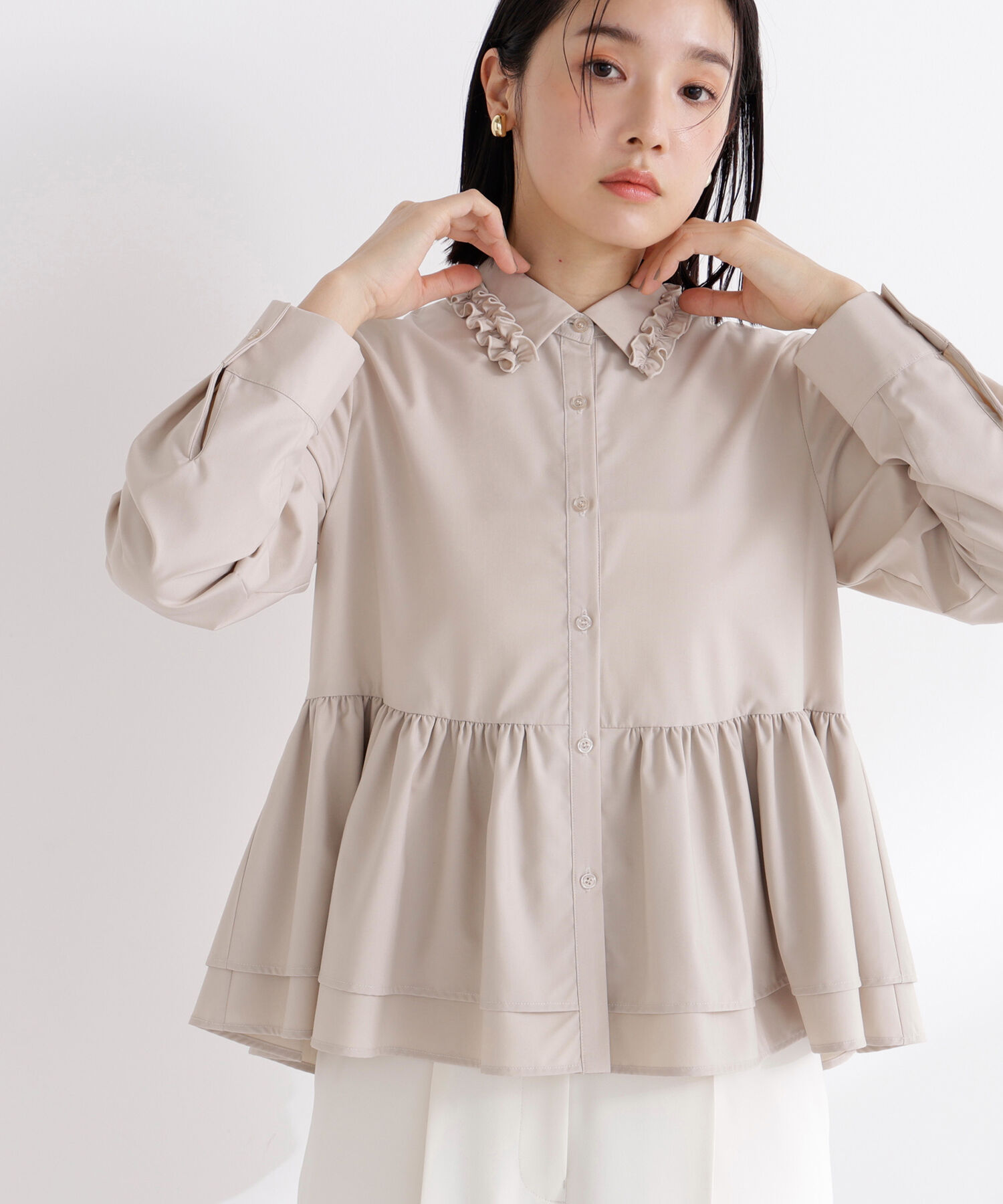  「フリルカラーシャツ」|シャツ・ブラウス|ベージュ