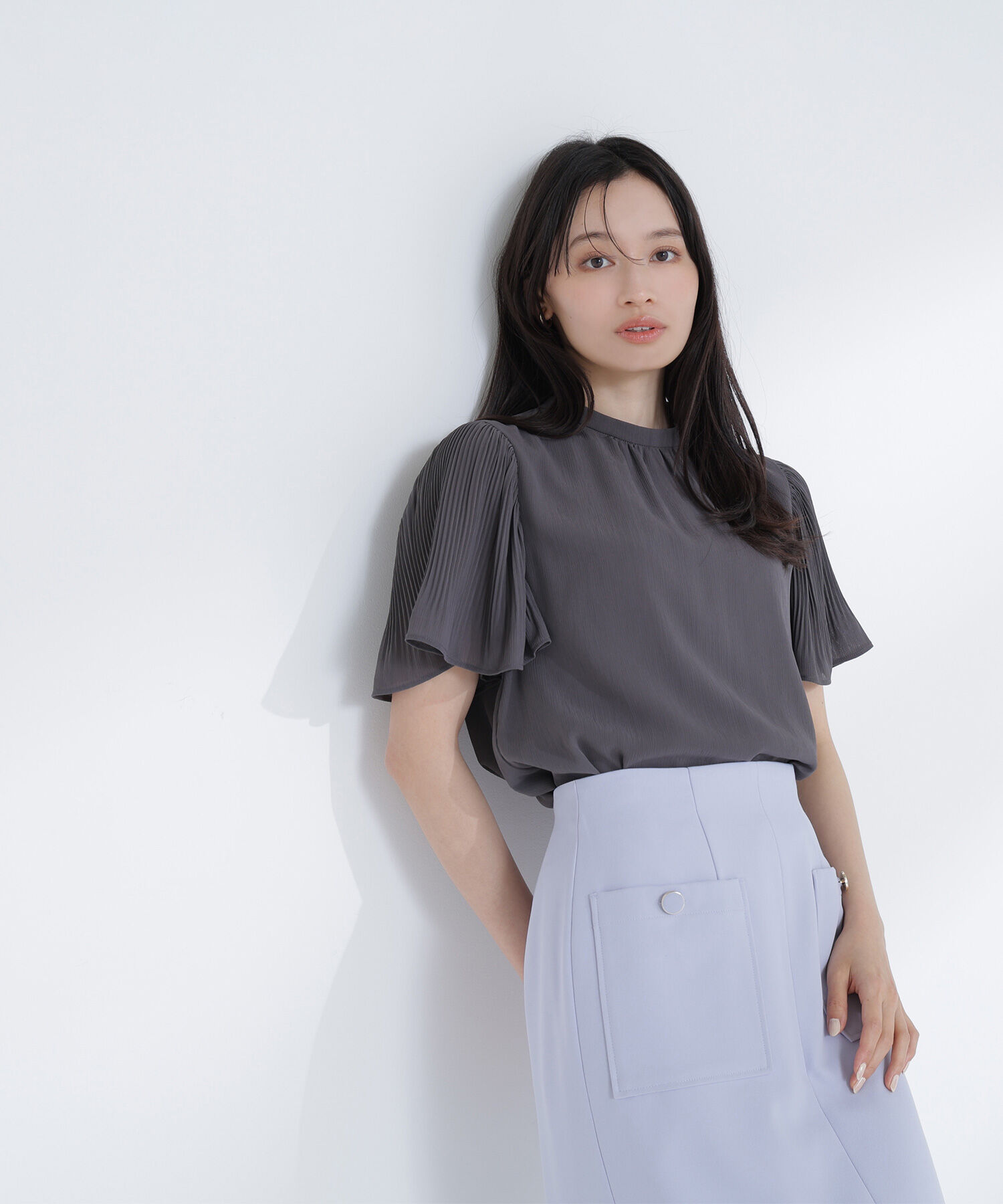  「楊柳フレアスリーブブラウス」|シャツ・ブラウス|チャコール1