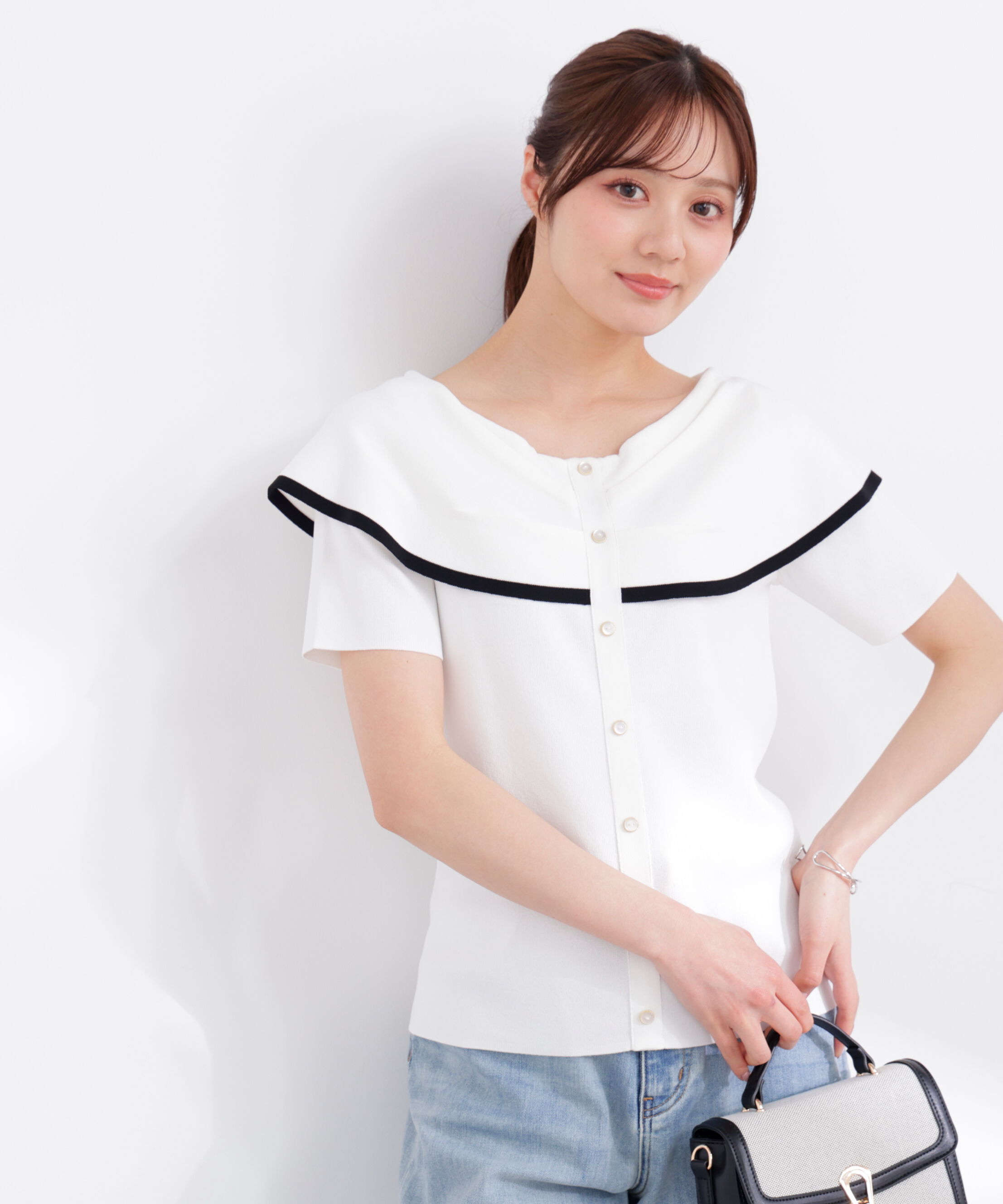 PROPORTION BODY DRESSING「トリムラインケープニットトップス 26SS」|ニット・セーター|ホワイト&times;ブラ