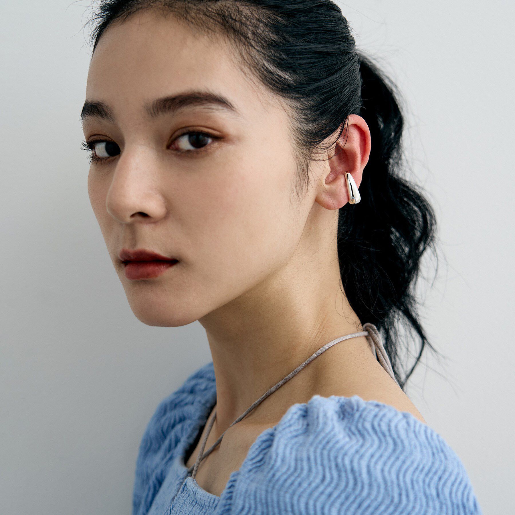 COCOSHNIK ONKITSCH「シルバー オーバルイヤカフ」|イヤーカフ|