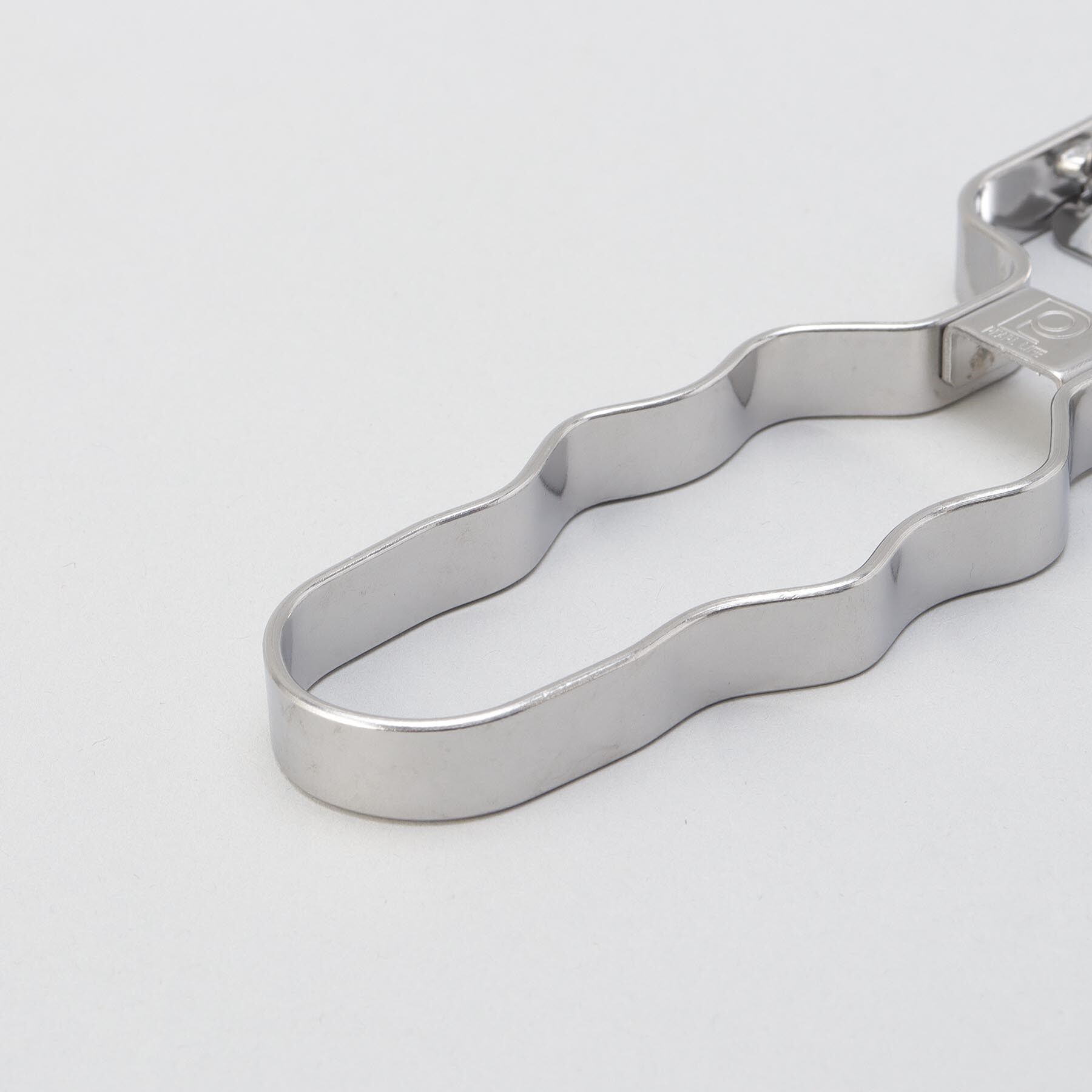 212 KITCHEN STORE「Simple Use 波型グリップステンレス製千切りピーラー」|食器・キッチングッズ|