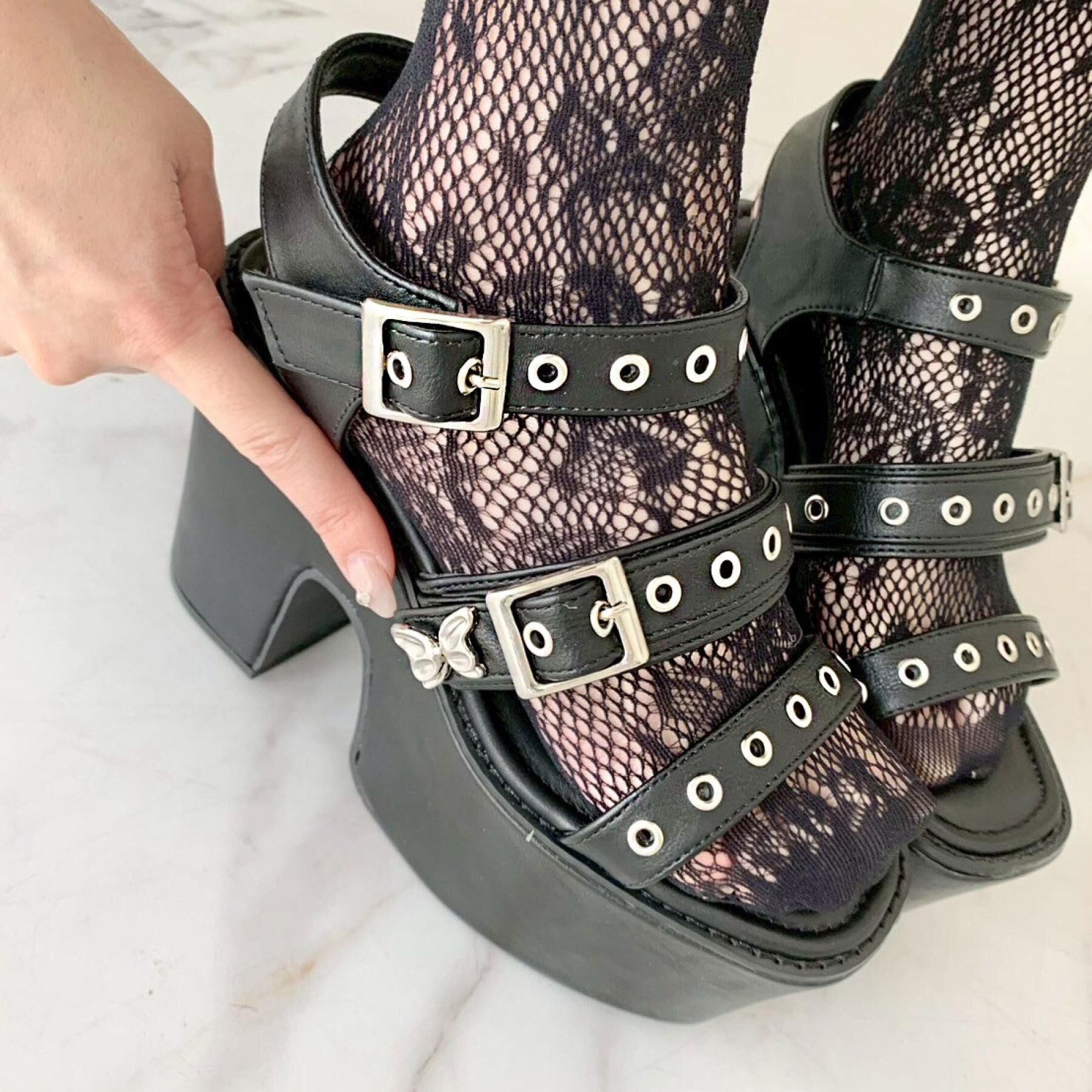 csT&P「厚底バタフライ付ベルトサンダル」|サンダル|