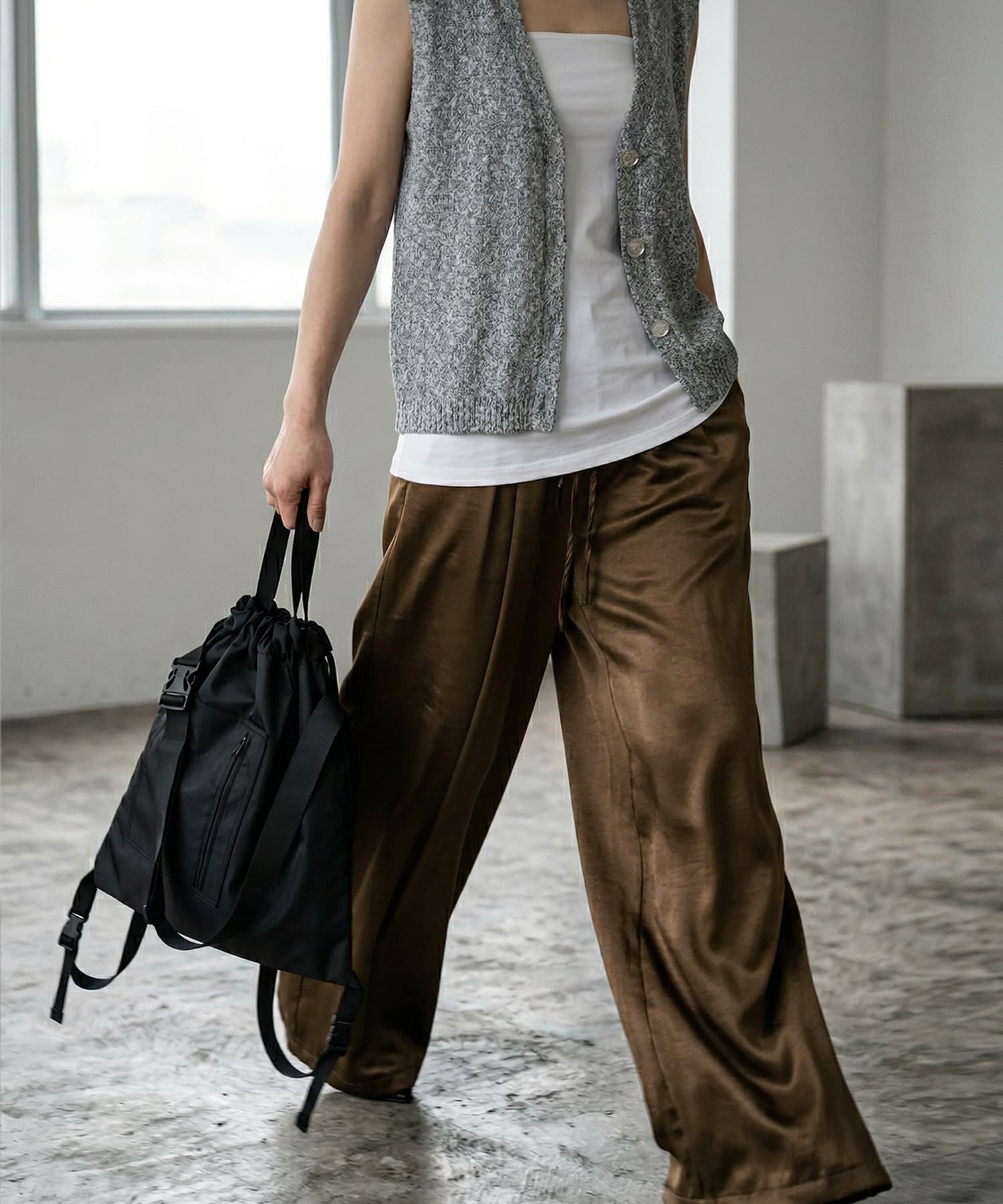 STYLE DELI「【BLK001】サテンイージーパンツ」|スラックス|ブラウン