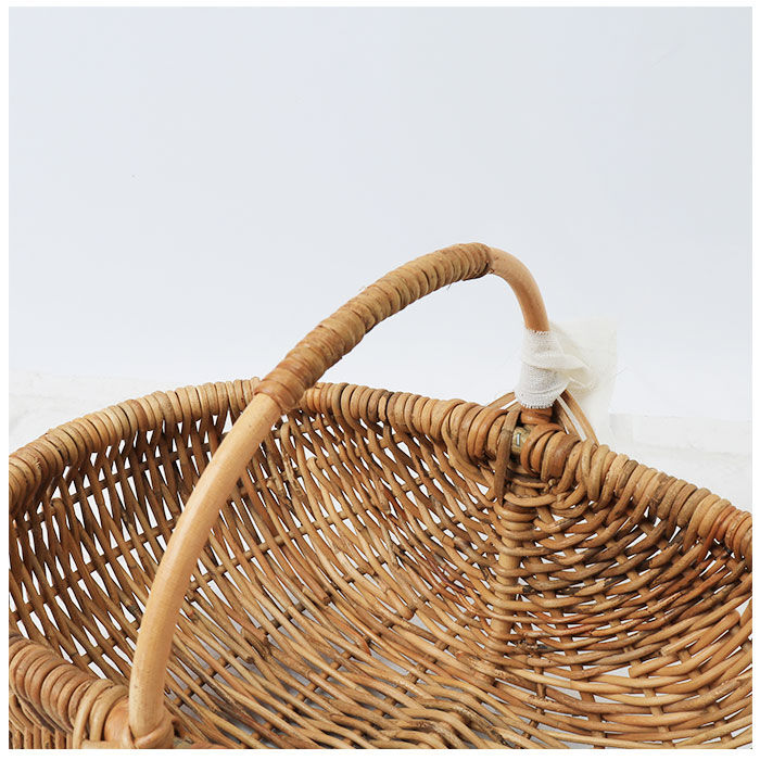 BACKYARD FAMILY「ラタン バスケット L 通販 かご カゴ アラログ ハンドル 編み ピクニック 小物入れ 収納 藤」|その他|