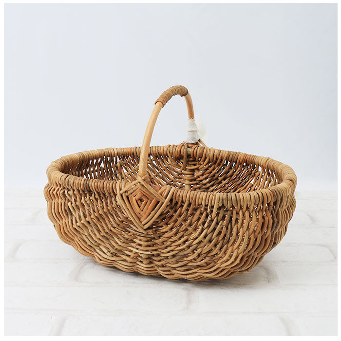 BACKYARD FAMILY「ラタン バスケット L 通販 かご カゴ アラログ ハンドル 編み ピクニック 小物入れ 収納 藤」|その他|