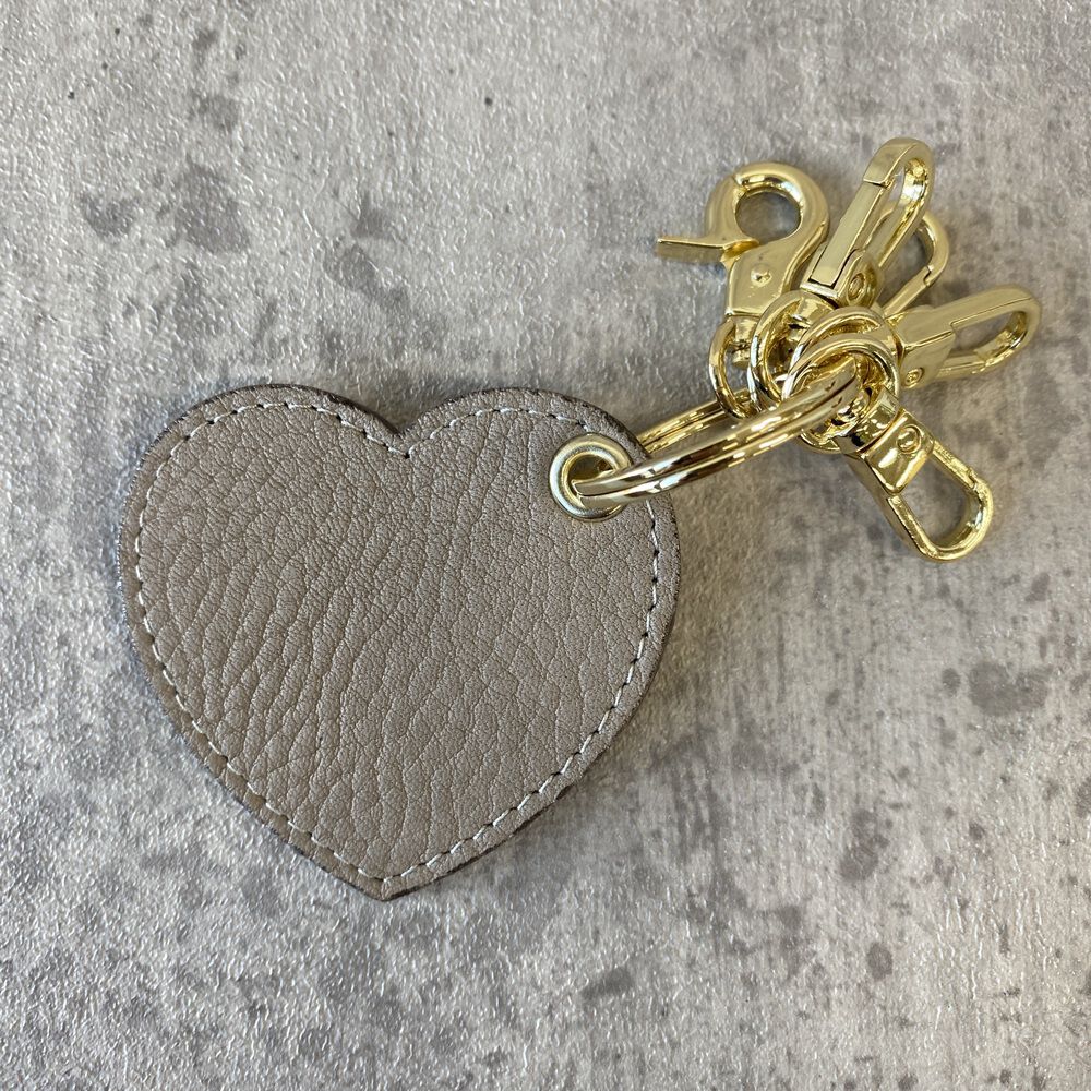 BACKYARD FAMILY「キーホルダー 本革 通販 キーリング キーチャーム レディース レザー 革 ペア おしゃれ」|チャーム・キーホルダー|グレー1