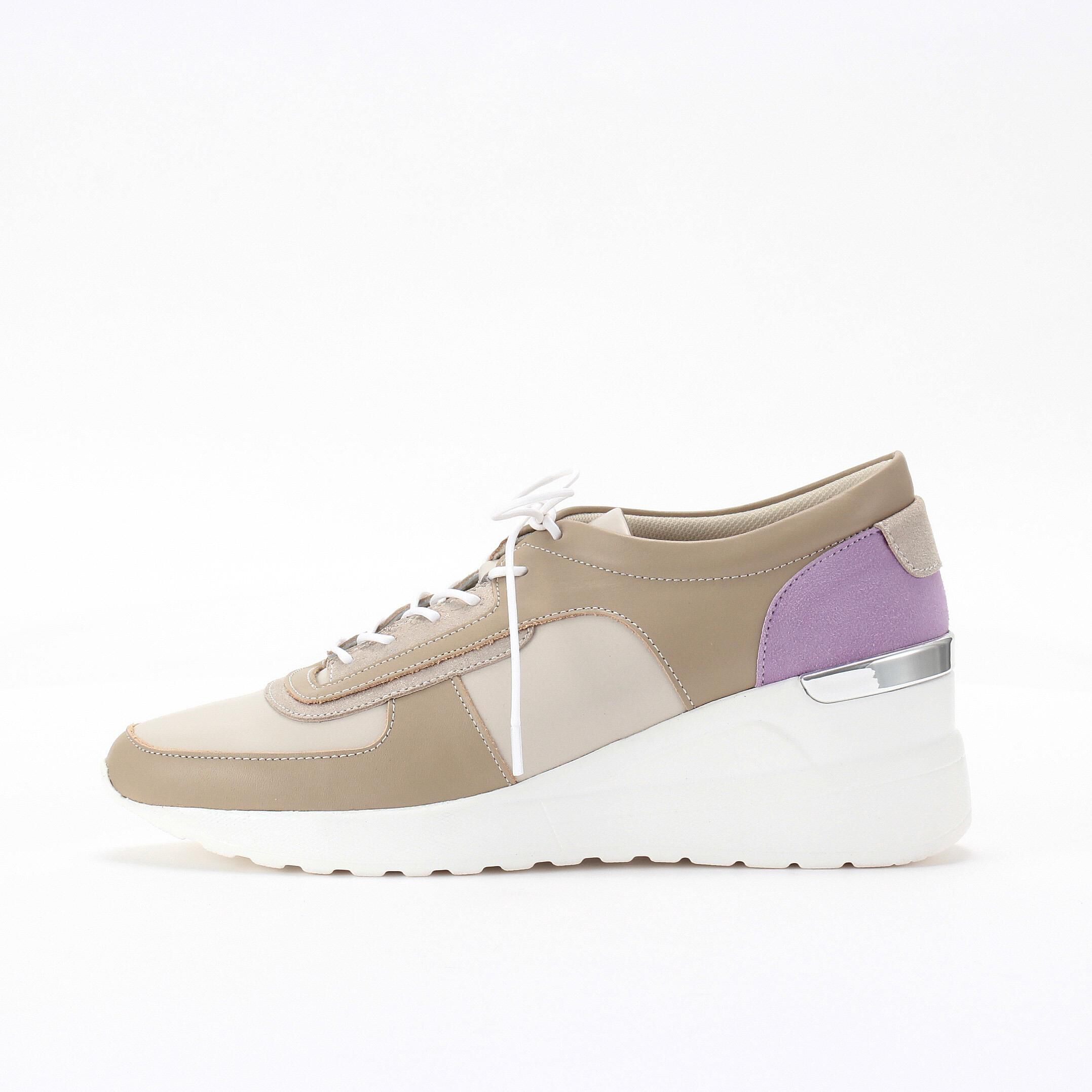 銀座かねまつ「UE260146STE3CBBEG4CB 【本革】【防水】アクアベルヒールアップスニーカー」|スニーカー|