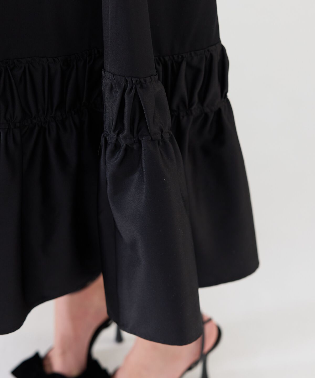 REDYAZEL「シャーリングオープンショルダーワンピース」|ワンピース|