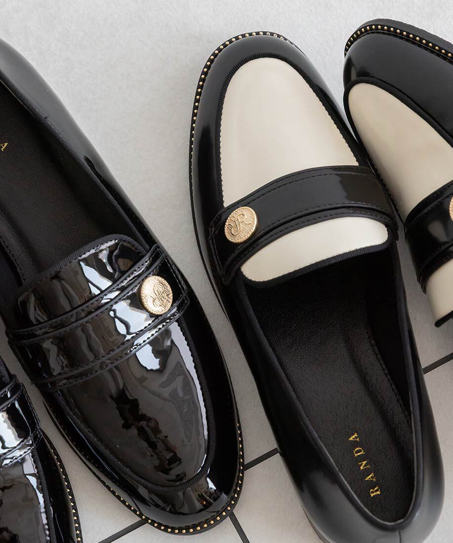  「晴雨兼用 モノグラムパーツローファーシューズ」|ローファー|