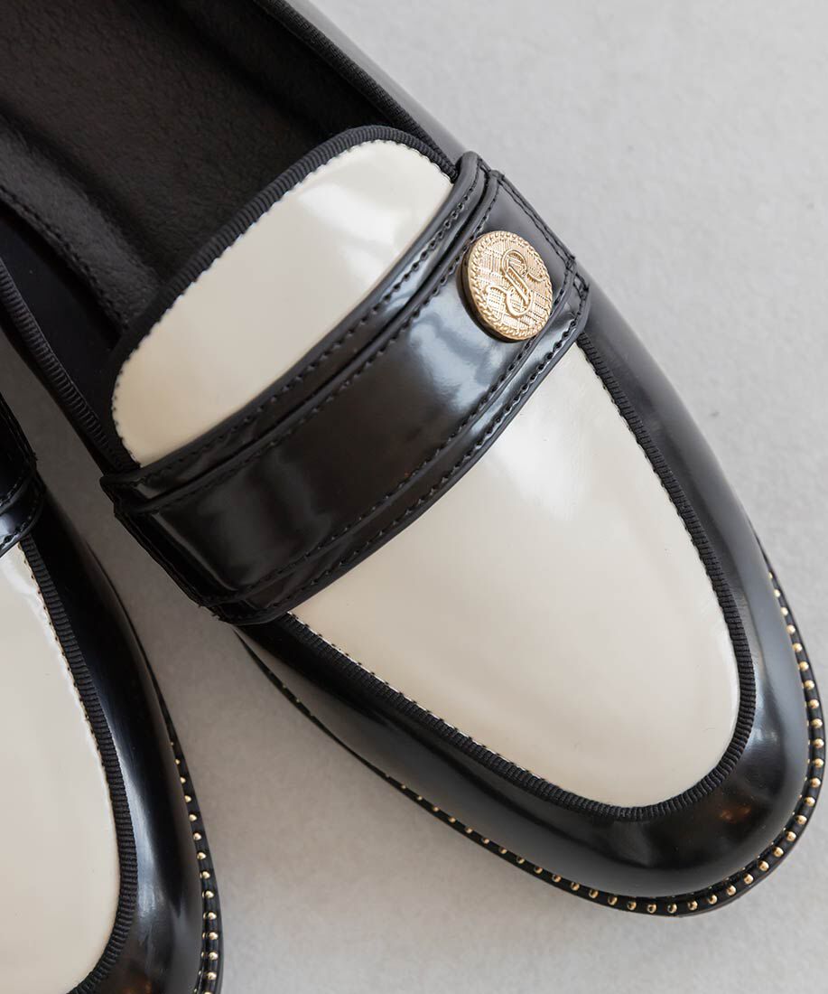  「晴雨兼用 モノグラムパーツローファーシューズ」|ローファー|