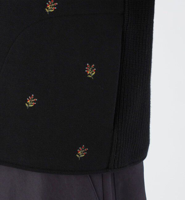 CABaN「CABaN コットンカシミヤ フラワーエンブロイダリー クルーネックベスト」|ベスト・ジレ|