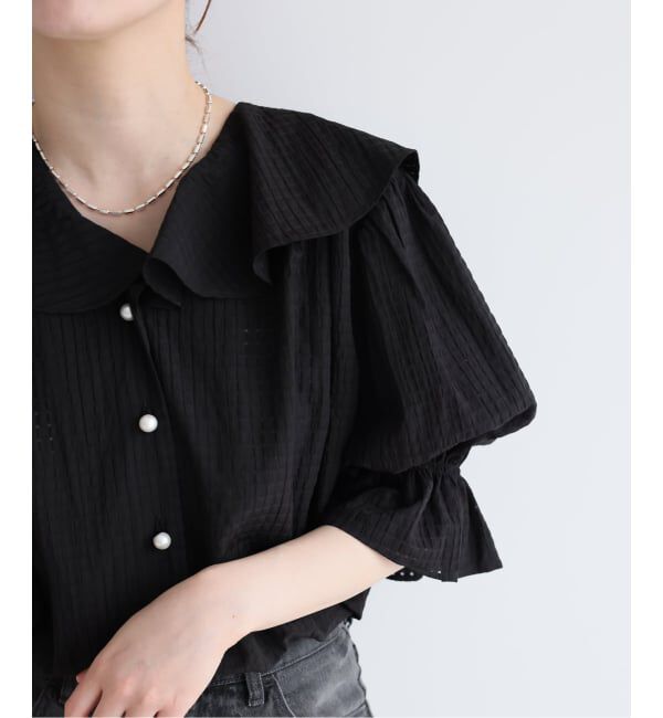IENA「《予約》BLACK 襟フリルブラウス」|シャツ・ブラウス|