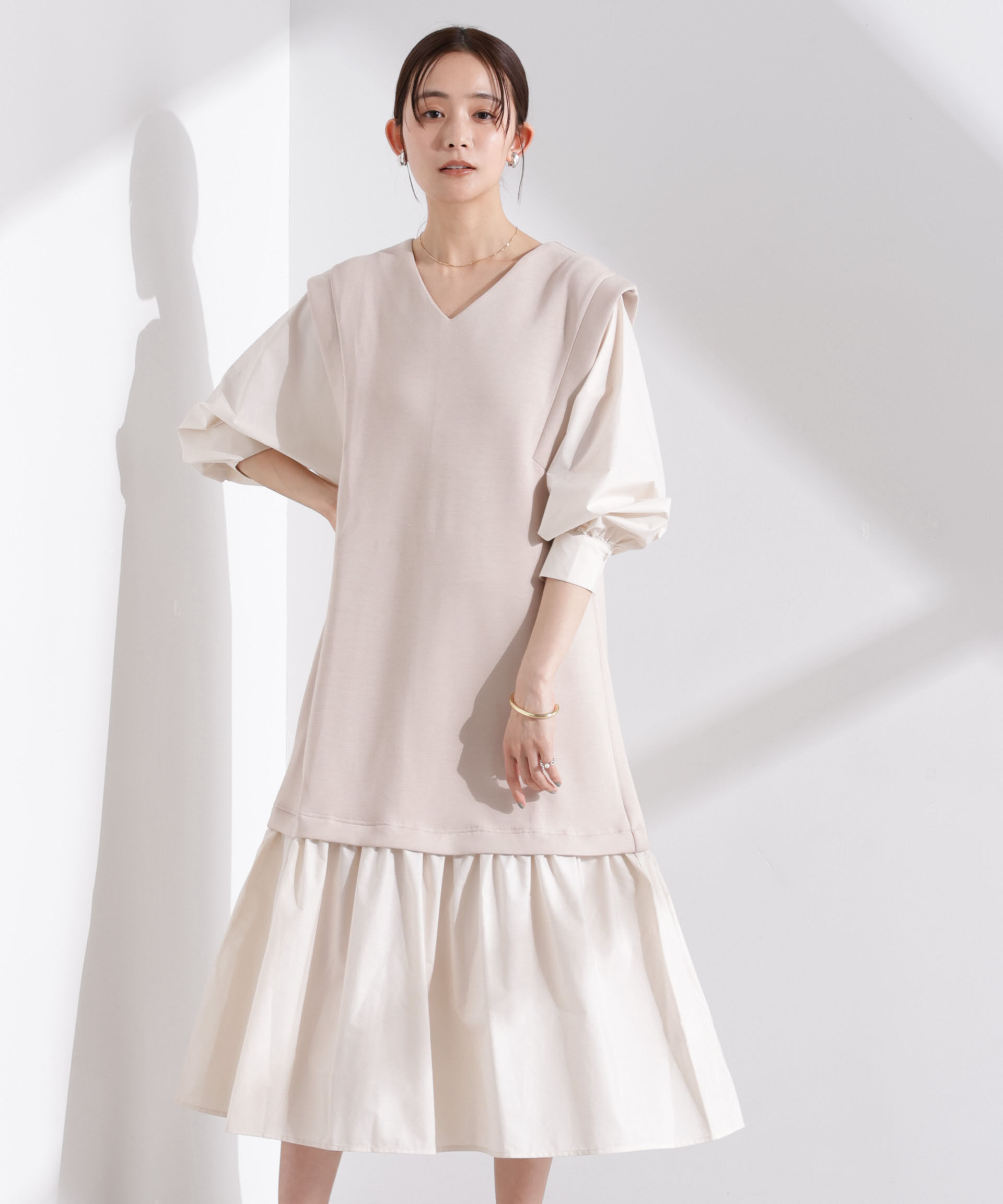 nano･universe「ダンボールベストレイヤード風コンビワンピース」|ワンピース|グレージュ3