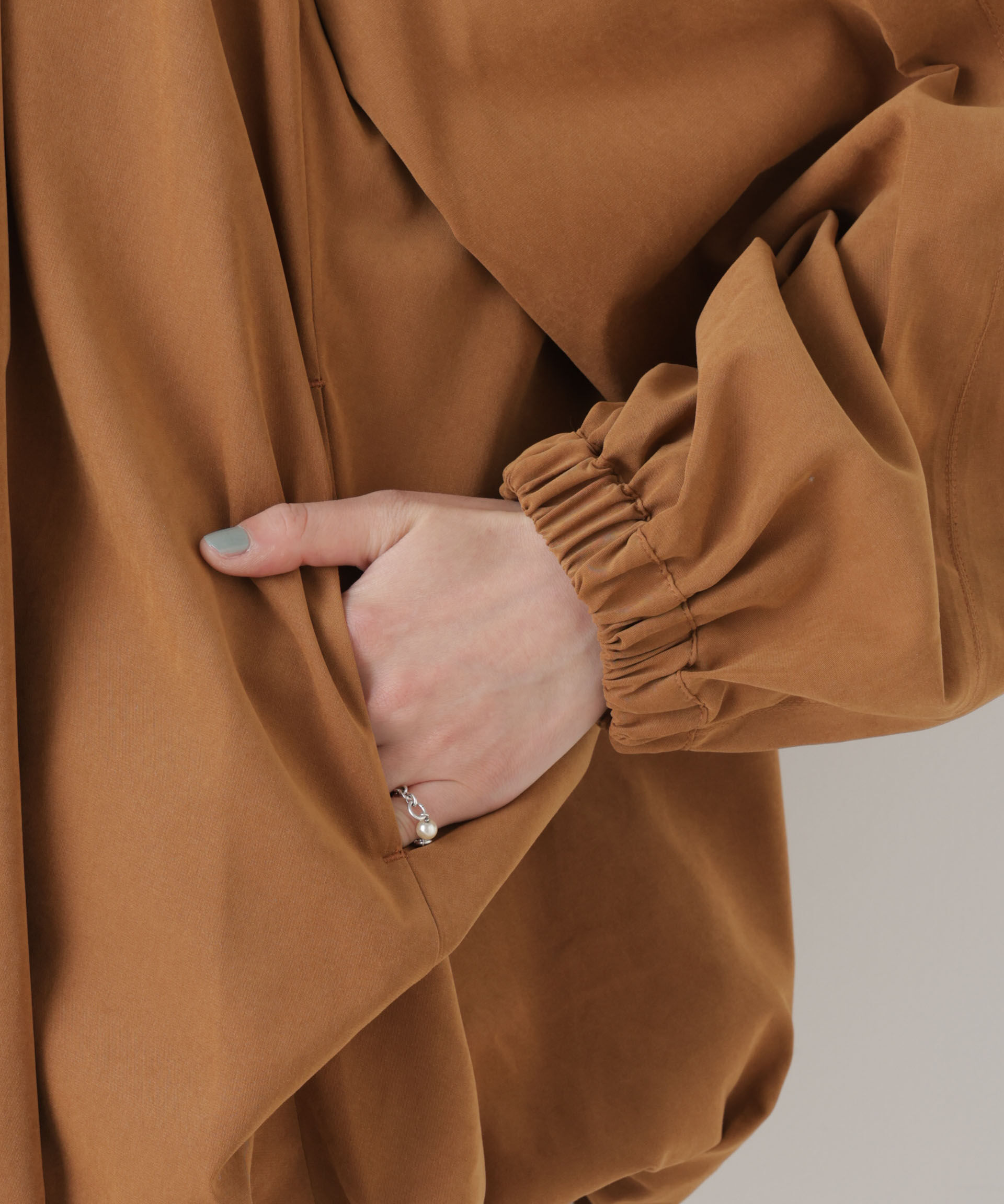 nano･universe「ライトスエードギャザーバルーンブルゾン」|ブルゾン・スタジャン|