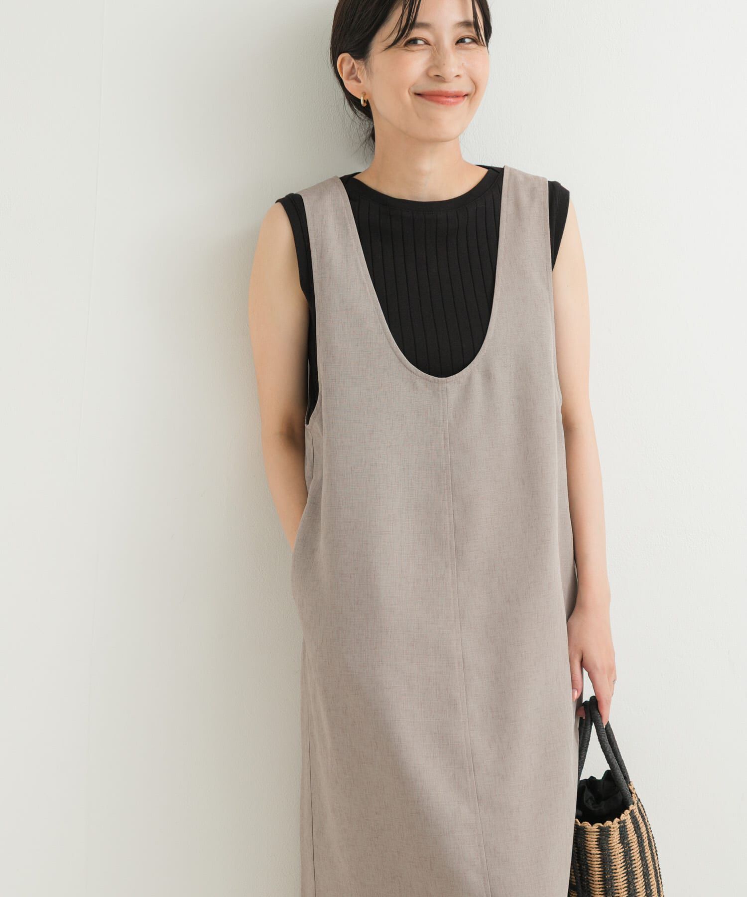 URBAN RESEARCH DOORS「ドライタッチUネックジャンパースカート」|ワンピース|ライトベージュ