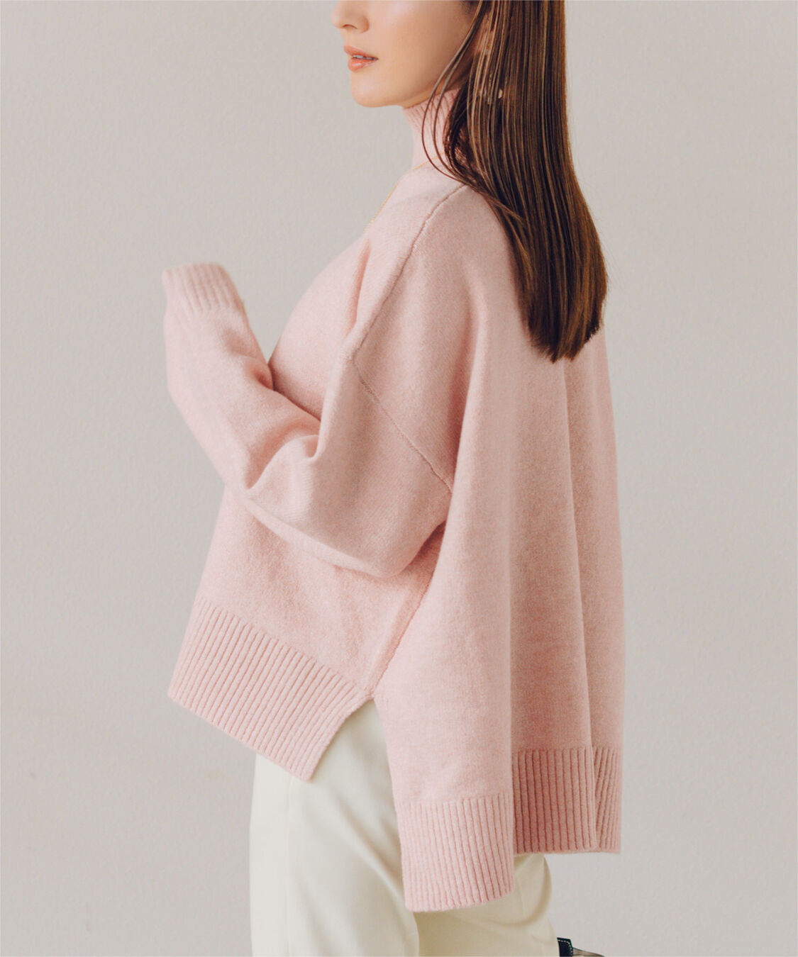 ur's「【星玲奈さんコラボアイテム】スフレタッチハイネックオーバーサイズニット」|ニット・セーター|