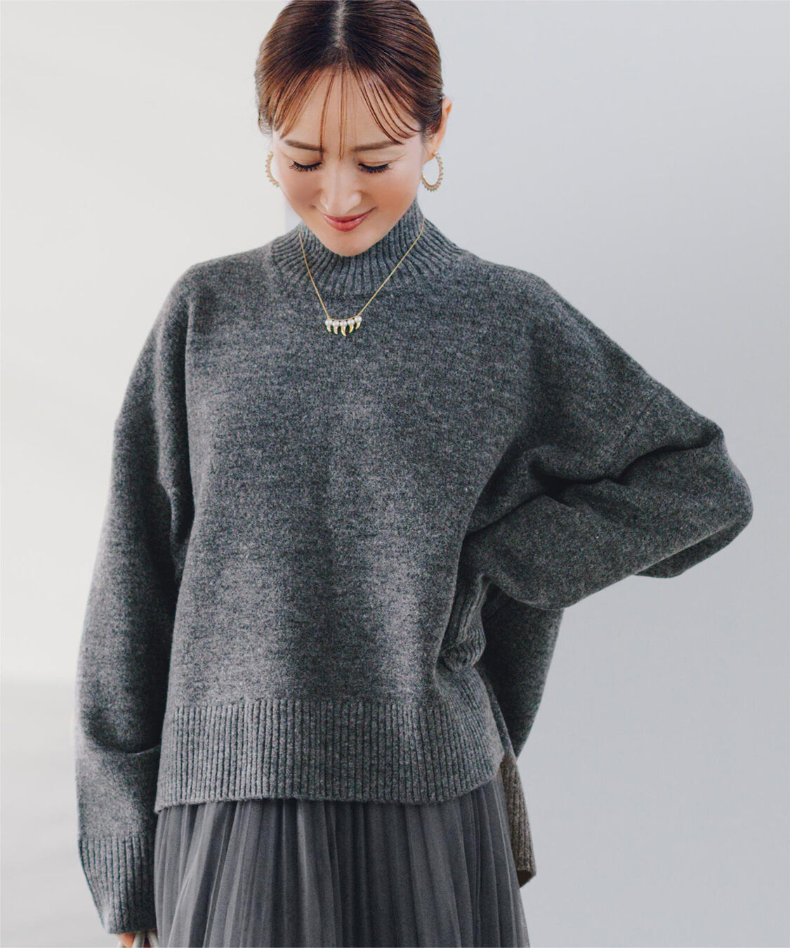 ur's「【星玲奈さんコラボアイテム】スフレタッチハイネックオーバーサイズニット」|ニット・セーター|杢チャコール