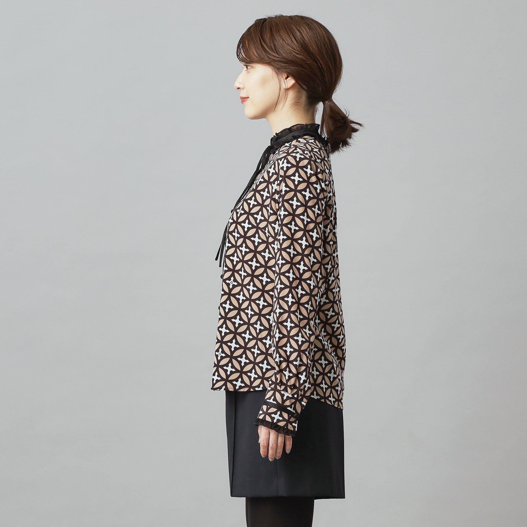 DRESSTERIOR「【モデル美香&times;DRESSTERIOR】コラボレーション オーバーラップサークルブラウス」|シャツ・ブラウス|