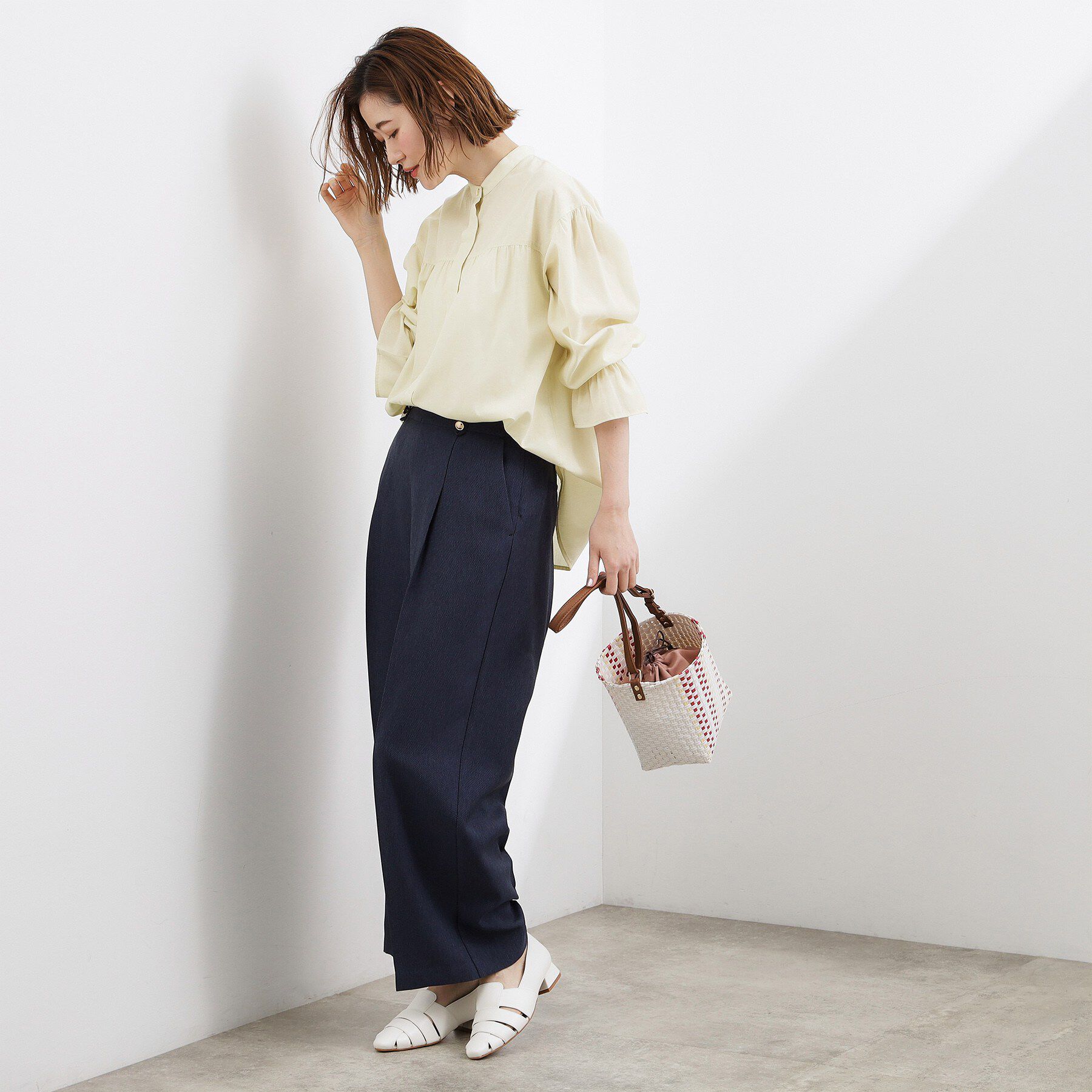 grove「【貴島明日香さん着用／イージーケア／接触冷感】麻ブレンドスタンドギャザーシャツ」|シャツ・ブラウス|