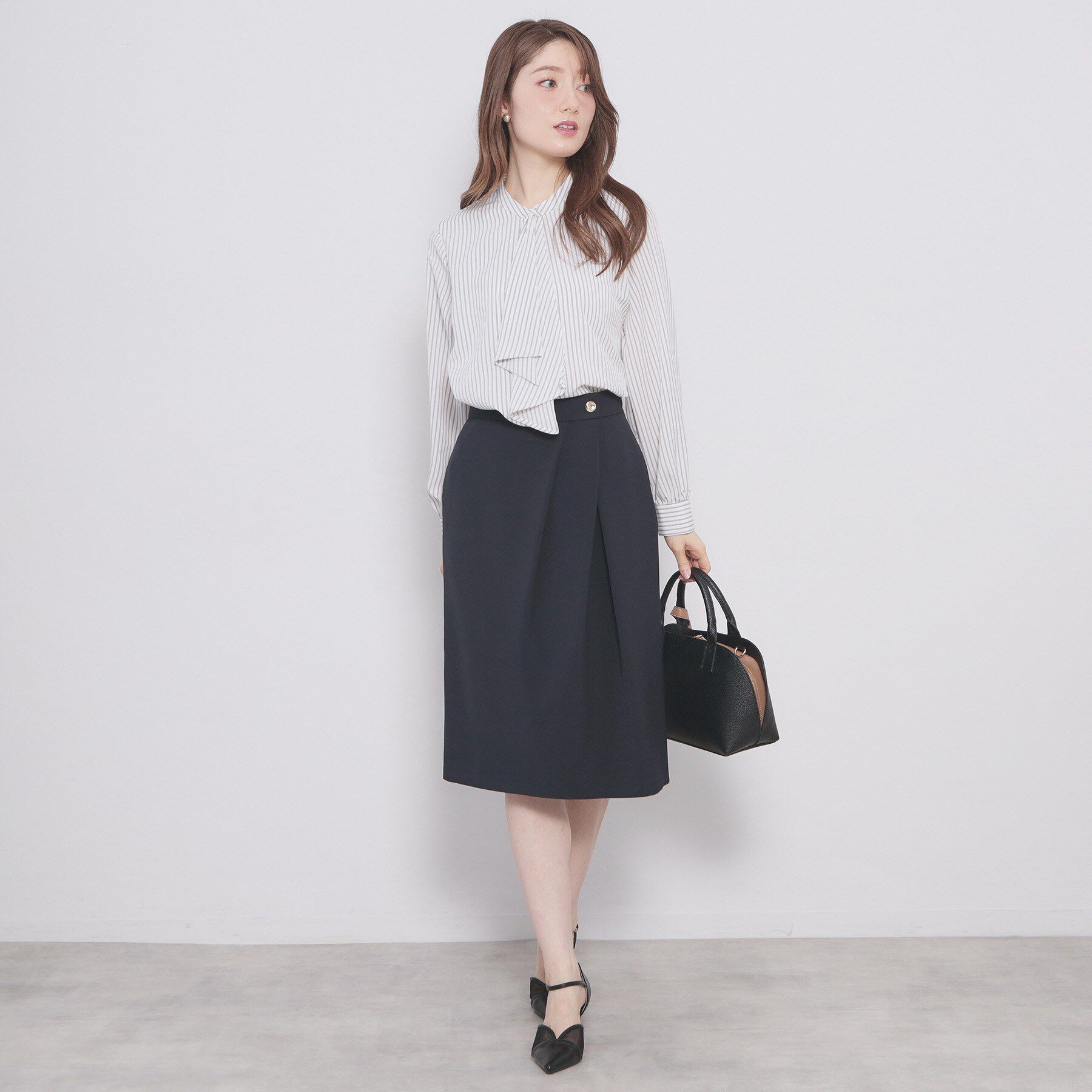 index「アシンメトリーボウタイブラウス【洗濯機OK/イージーアイロン/防シワ】《XS～LL》」|シャツ・ブラウス|