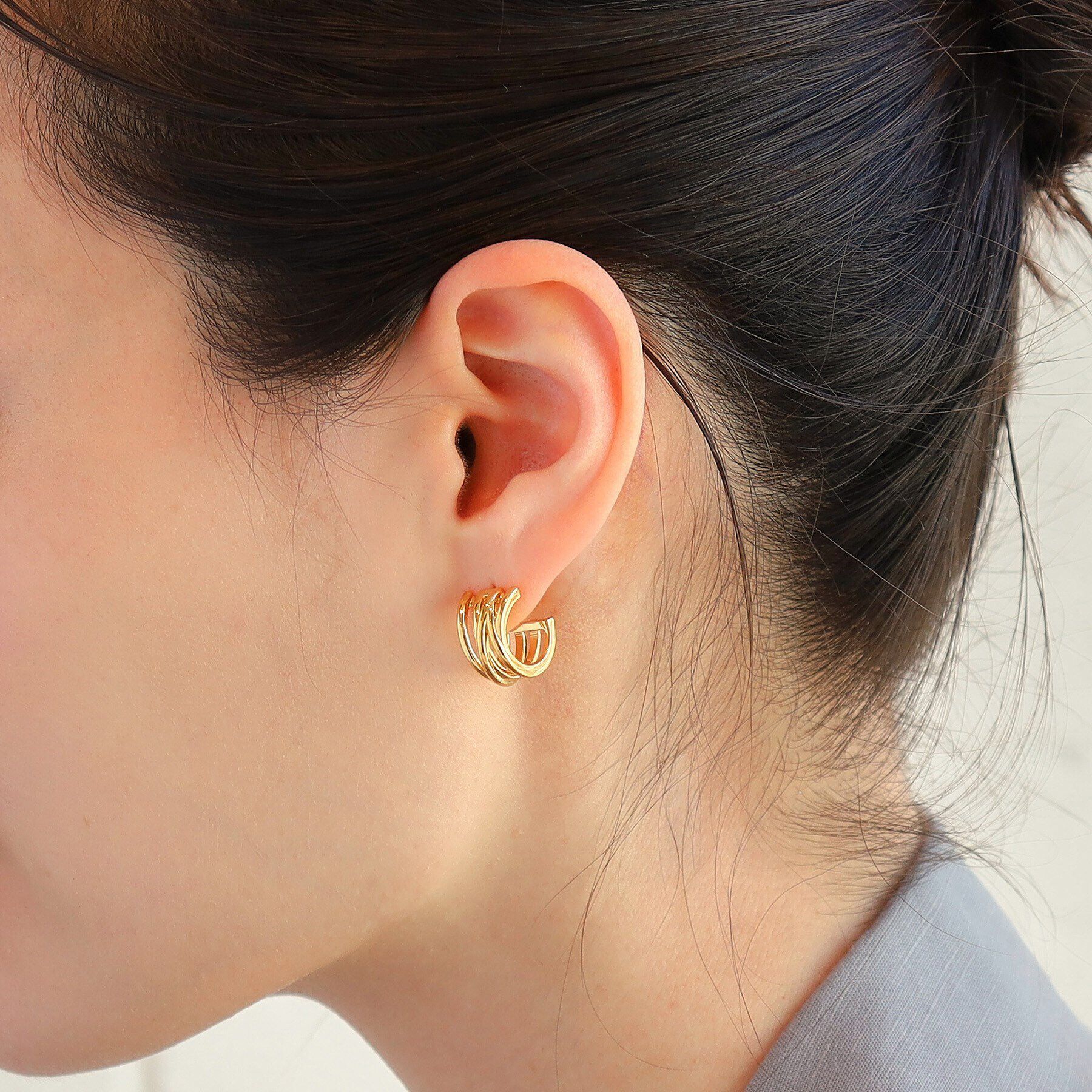 COCOSHNIK ONKITSCH「シルバー スモールフープ クロッシングライン ピアス GP」|ピアス|