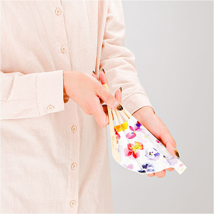 BACKYARD FAMILY「扇子 通販 花柄 フラワー扇子 せんす フラワー ボックス入り お洒落 タッセル付き 暑さ対策」|その他|