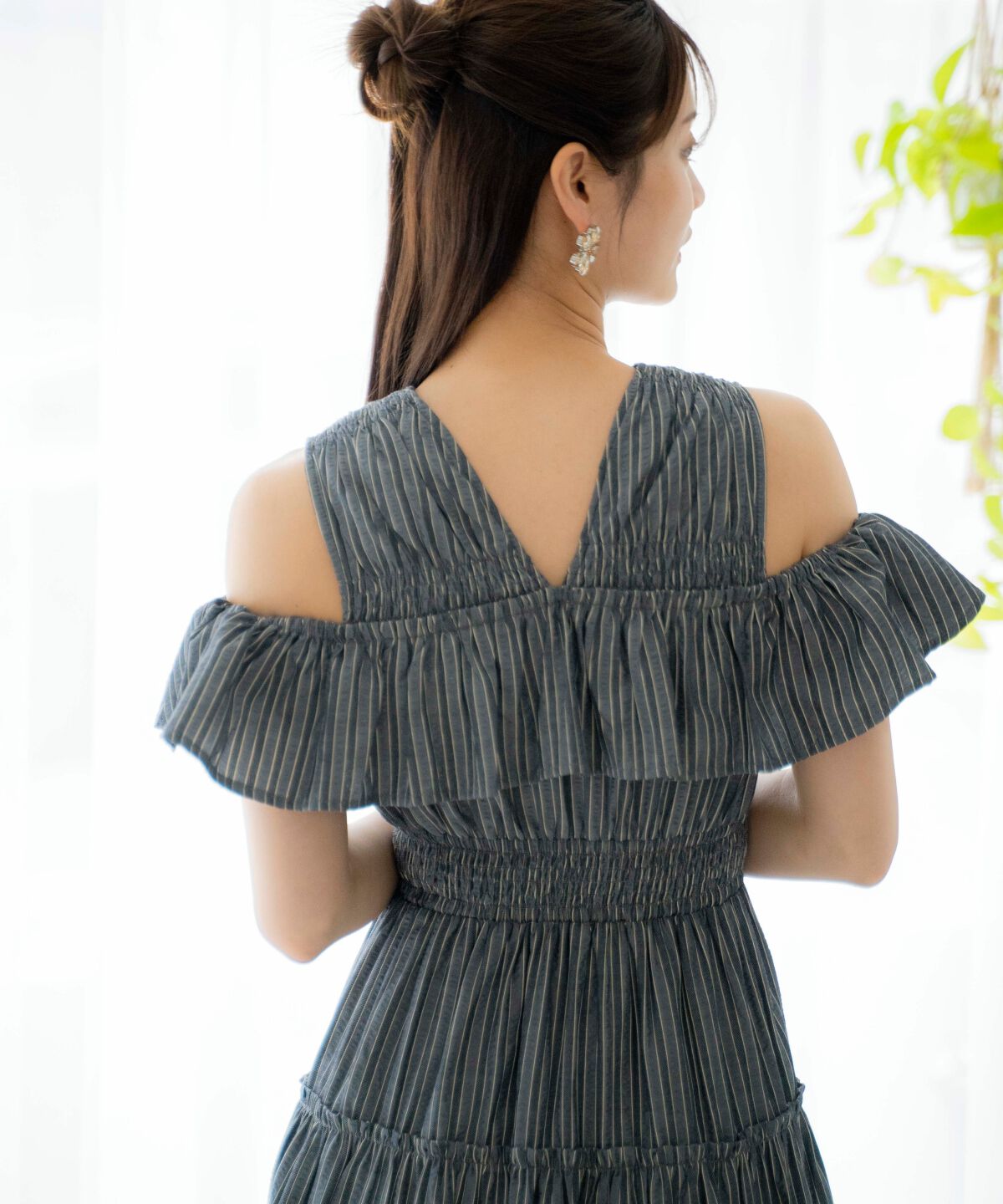 アンドクチュール「シアーティアードオープンショルダーワンピース」|ワンピース|