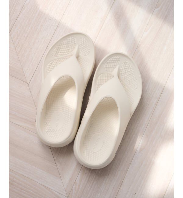 U by SPICK&SPAN「≪予約≫OOFOS/ウーフォスO Original+」|サンダル|ホワイト