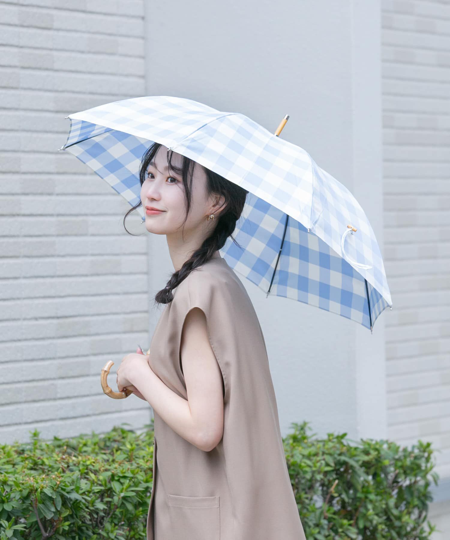 SMELLY「because　ギンガムチェックバンブー長傘」|傘|ブルー系その他