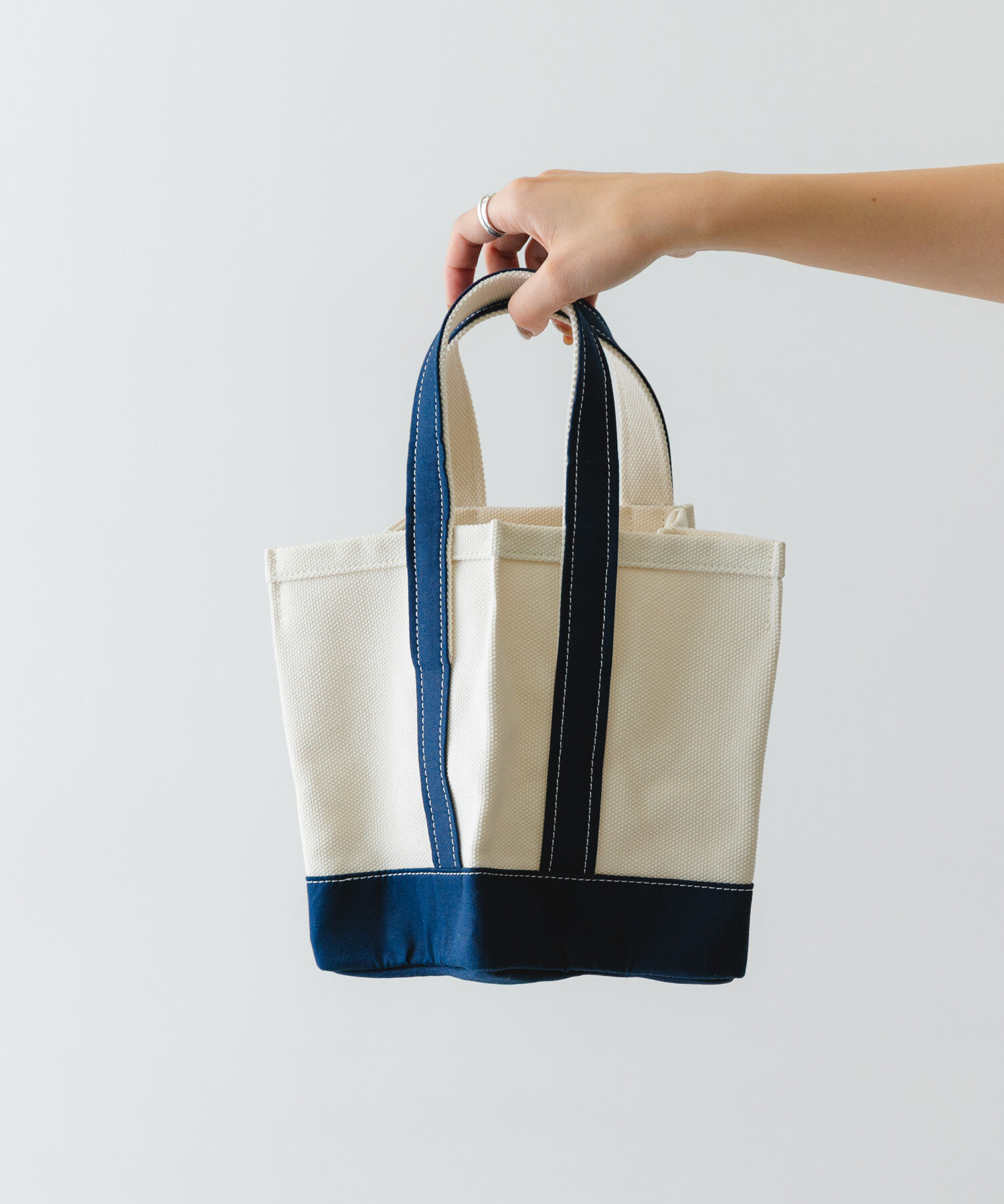 RODE SKO「hashibami　星底キャンバスバッグ」|トートバッグ|ネイビー