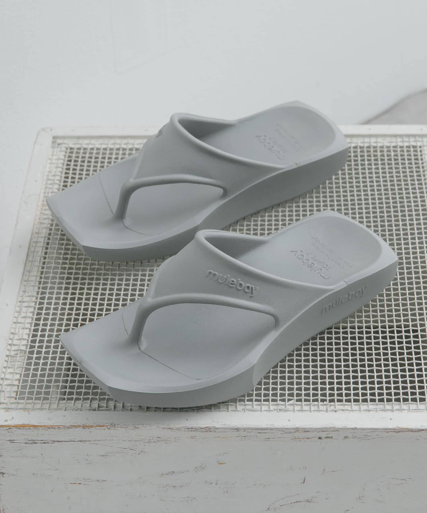 SENSE OF PLACE by URBAN RESEARCH「muleboy　X-TYPEスクエアサンダル」|サンダル|グレー