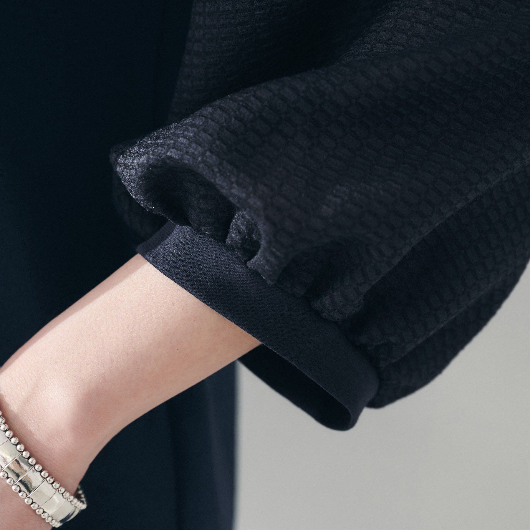 UNTITLED「【二の腕カバー/オンオフ】袖シアー ドッキングプルオーバー」|Tシャツ・カットソー|