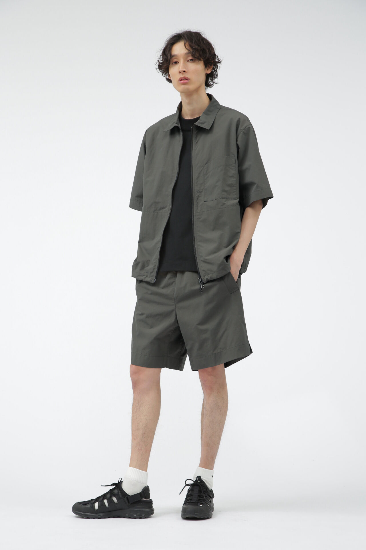MARGARET HOWELL「WATER REPELLENT NYLON POPLIN TROUSERS」|その他|KHAKI
