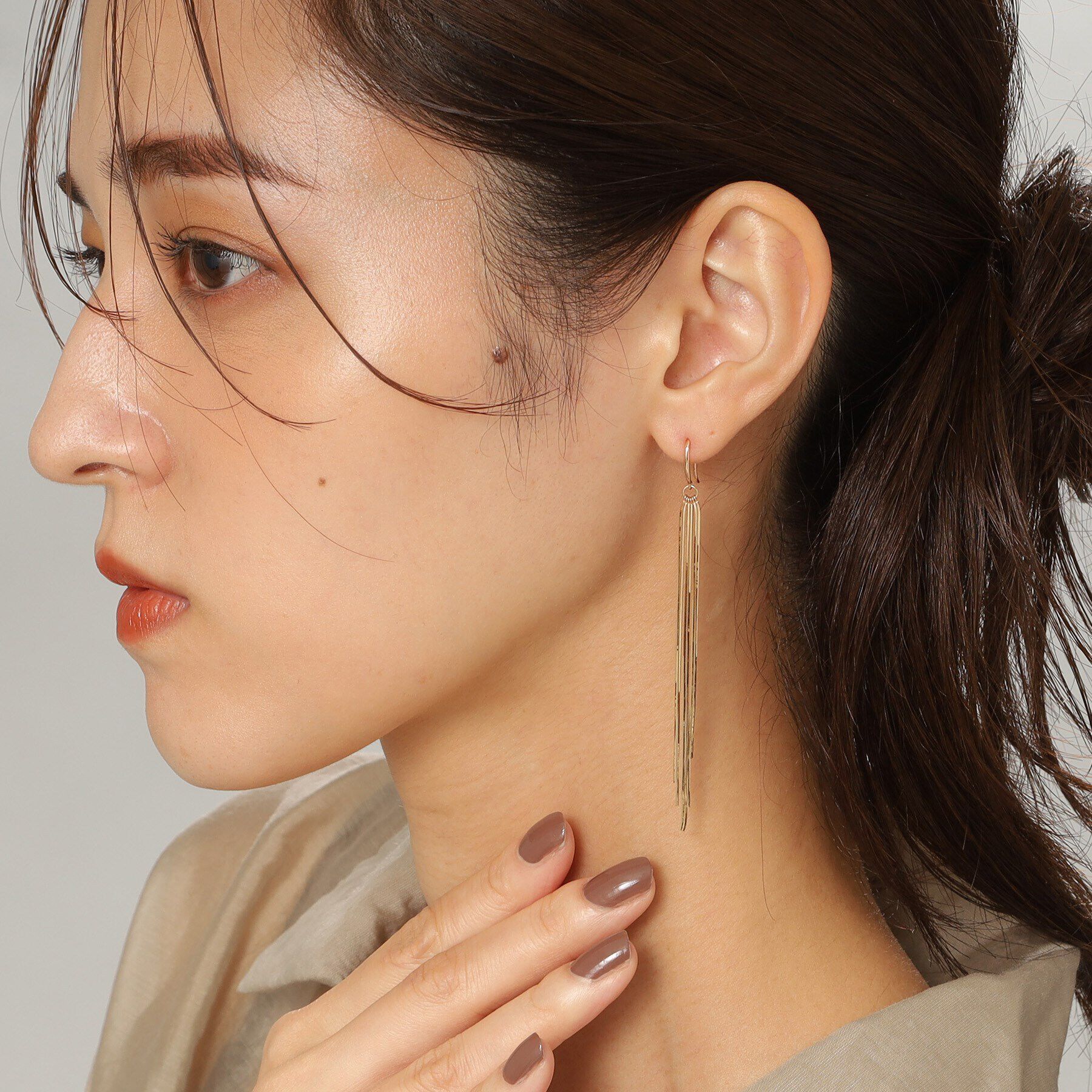 COCOSHNIK「K10コンパクトフリンジ フックピアス」|ピアス|