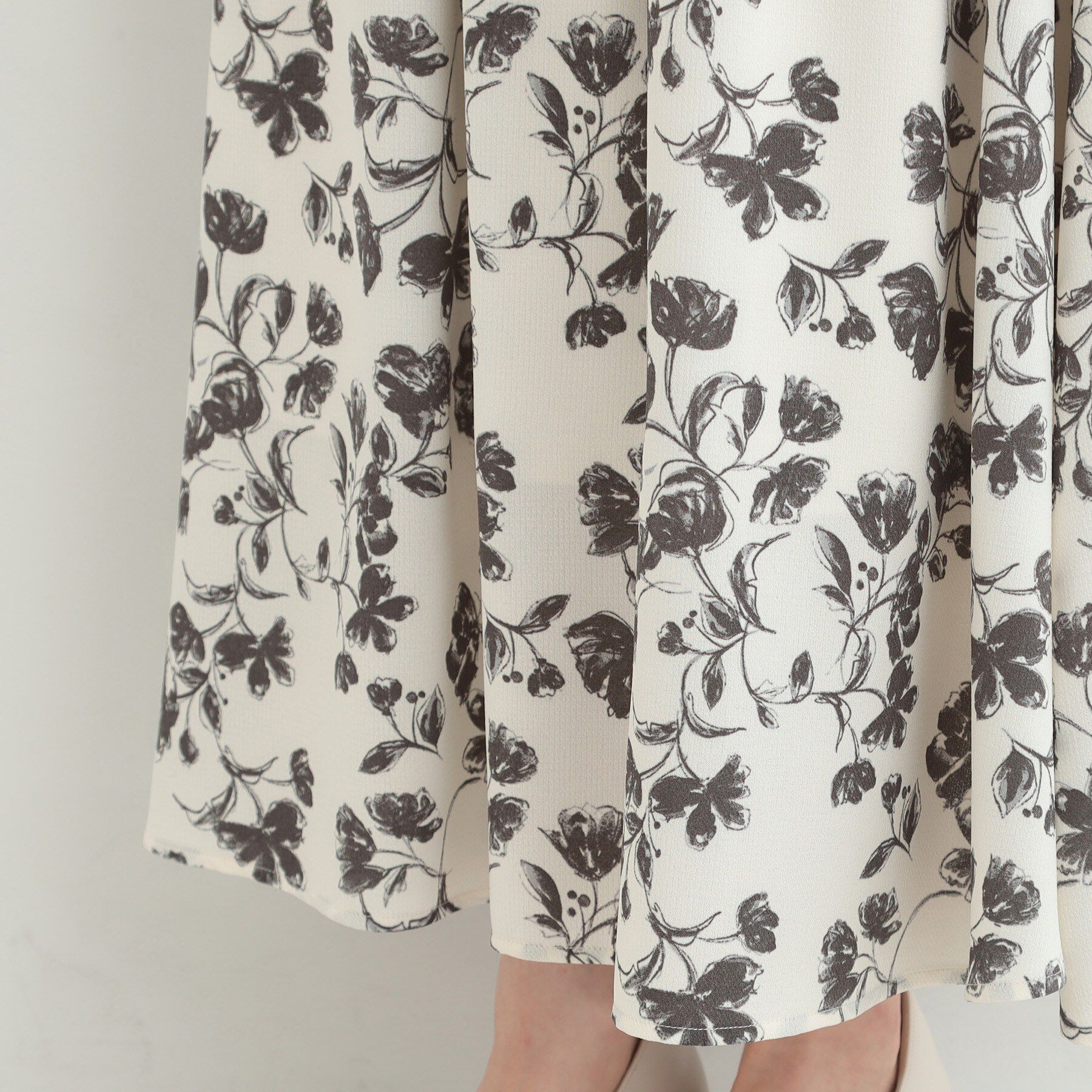 SHOO･LA･RUE「【着丈選べる】ふんわり揺れる アソート柄フレアスカート」|スカート|