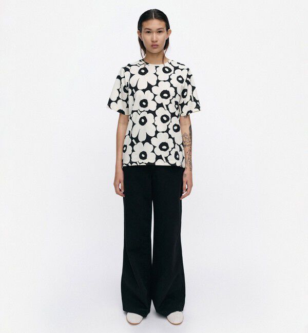 Marimekko「Tunnit Unikko Tシャツ」|シャツ・ブラウス|ﾌﾞﾗｯｸ&times;ｵﾌﾎﾜｲﾄ