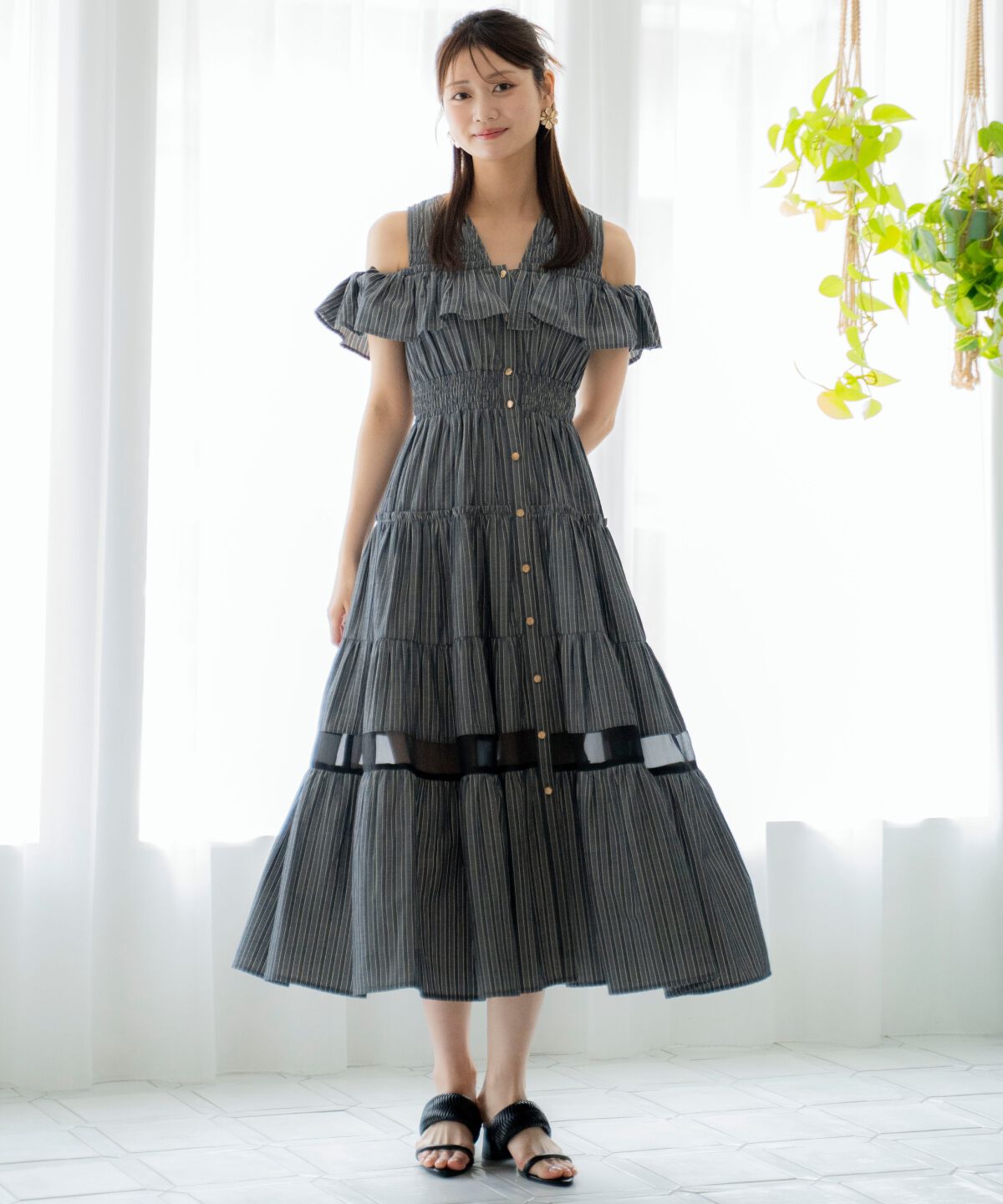 アンドクチュール「シアーティアードオープンショルダーワンピース」|ワンピース|