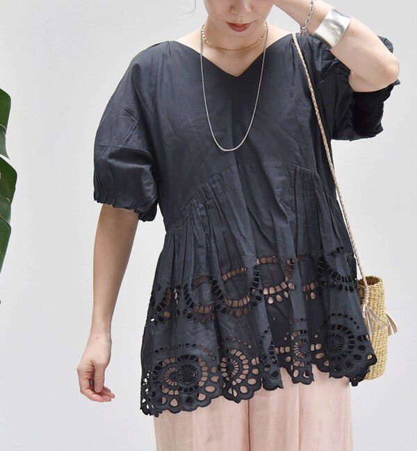 quaranciel「quaranciel:〈洗濯機可能〉コットン カットワーク レース パフスリーブ ブラウス」|シャツ・ブラウス|ブラック