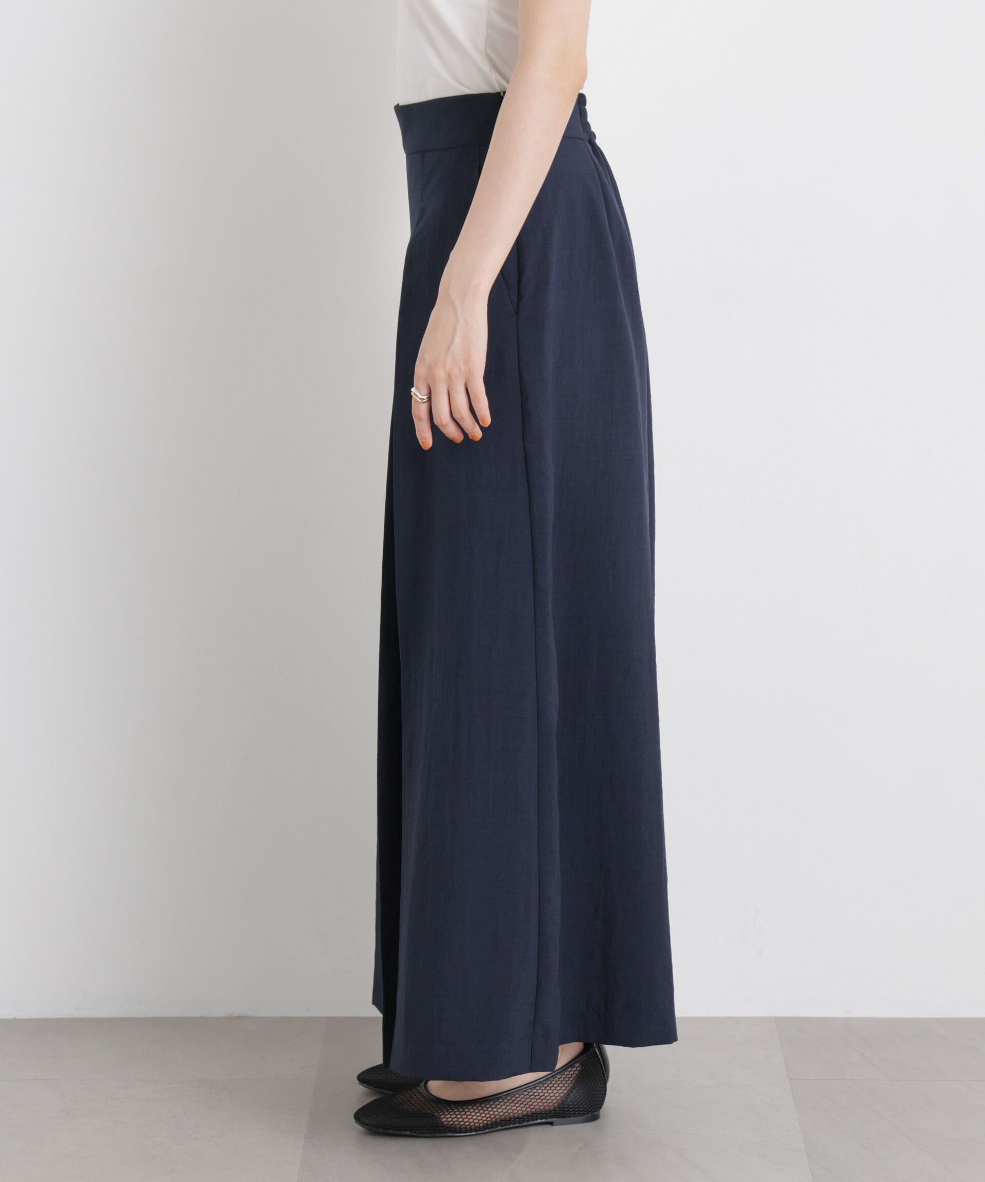 nano･universe「タンブラーブッチャーボックスプリーツワイドパンツ(セットアップ可)」|チノ|