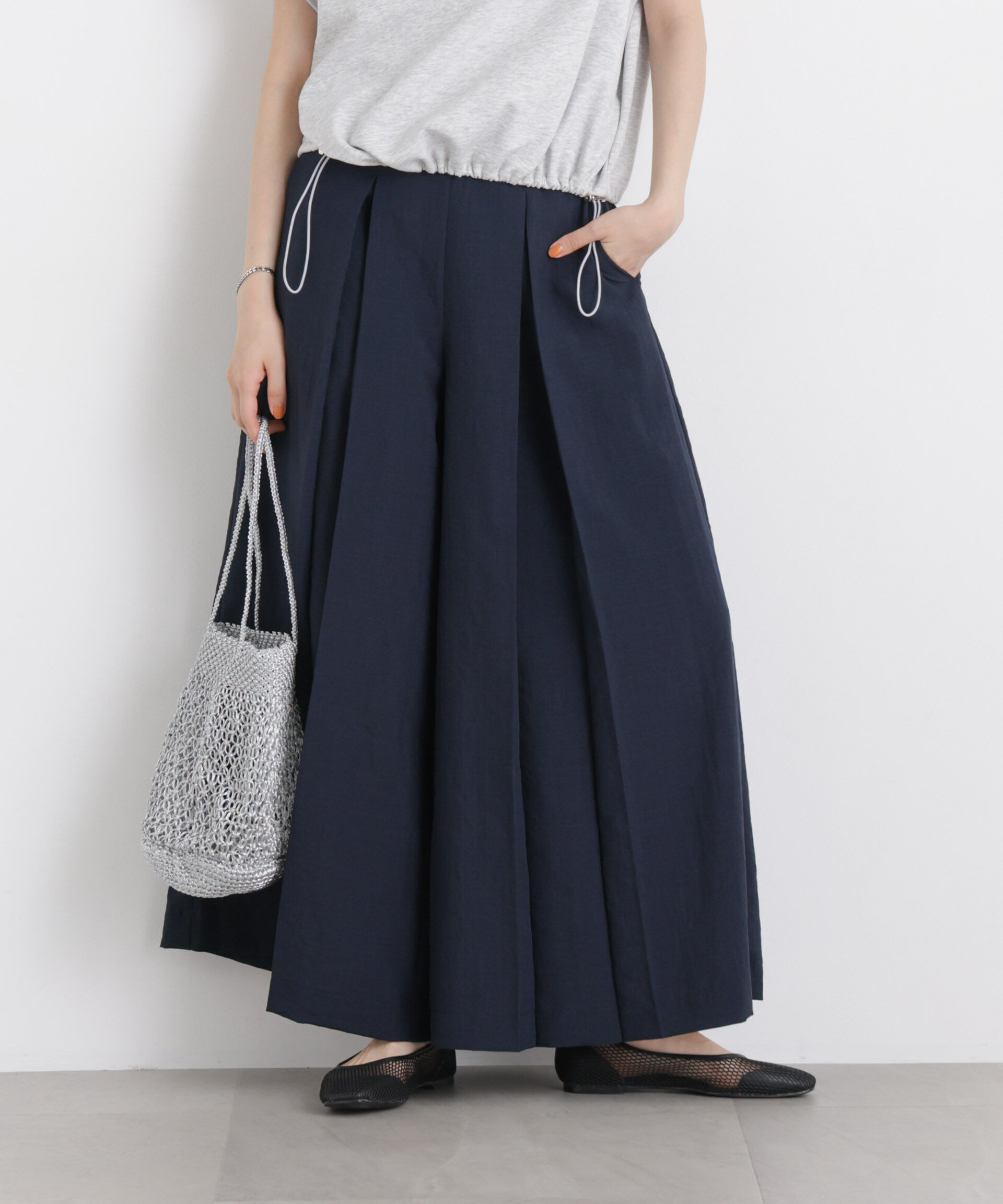 nano･universe「タンブラーブッチャーボックスプリーツワイドパンツ(セットアップ可)」|チノ|