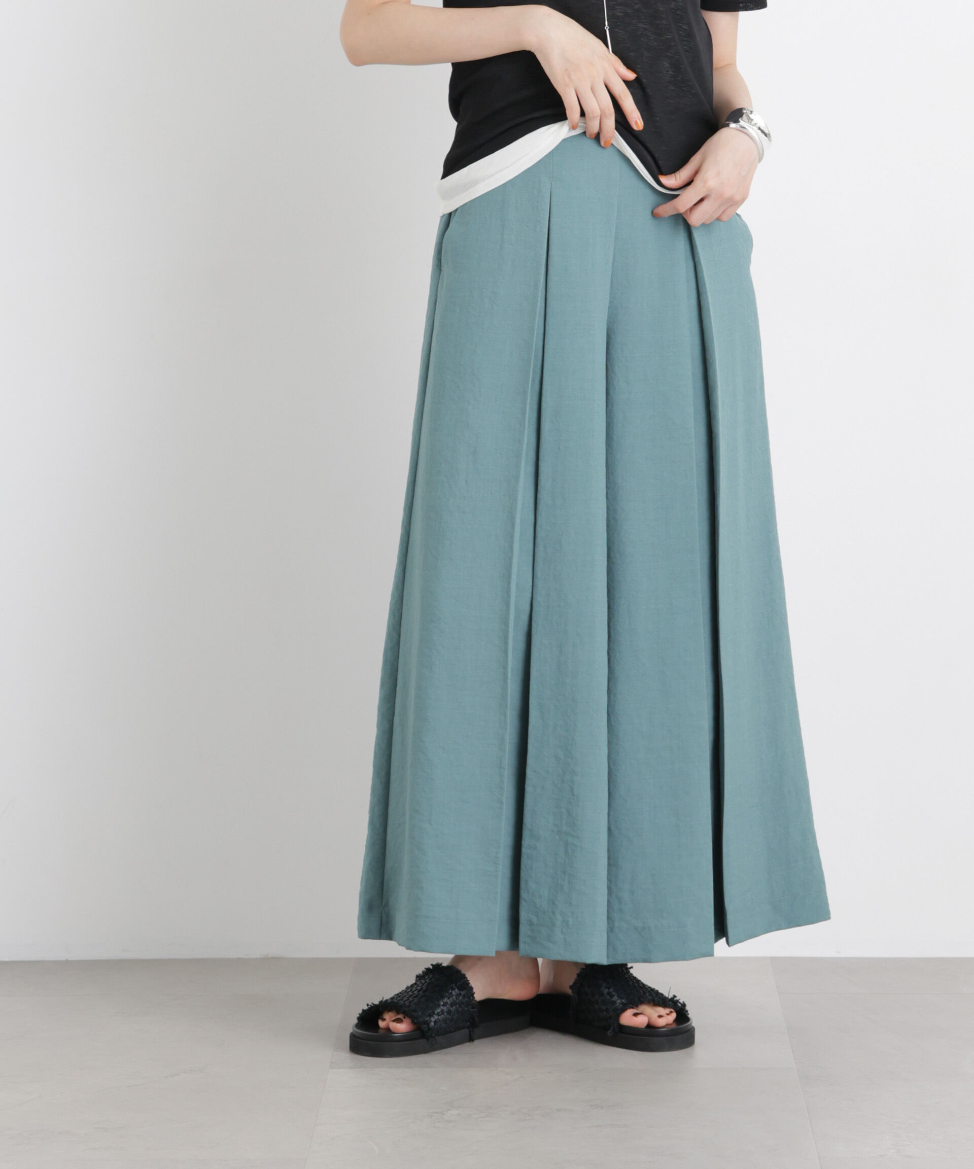 nano･universe「タンブラーブッチャーボックスプリーツワイドパンツ(セットアップ可)」|チノ|