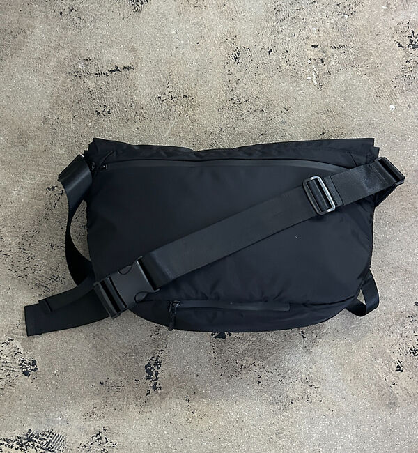 ABAHOUSE「【NoiR/ノアール】ComCompass messenger N25002/メ」|ショルダー・メッセンジャー|