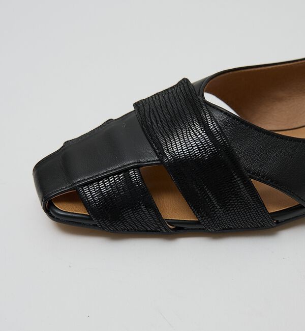 AU BANNISTER「【ロングセラー】グルカモチーフフラットパンプス」|パンプス|