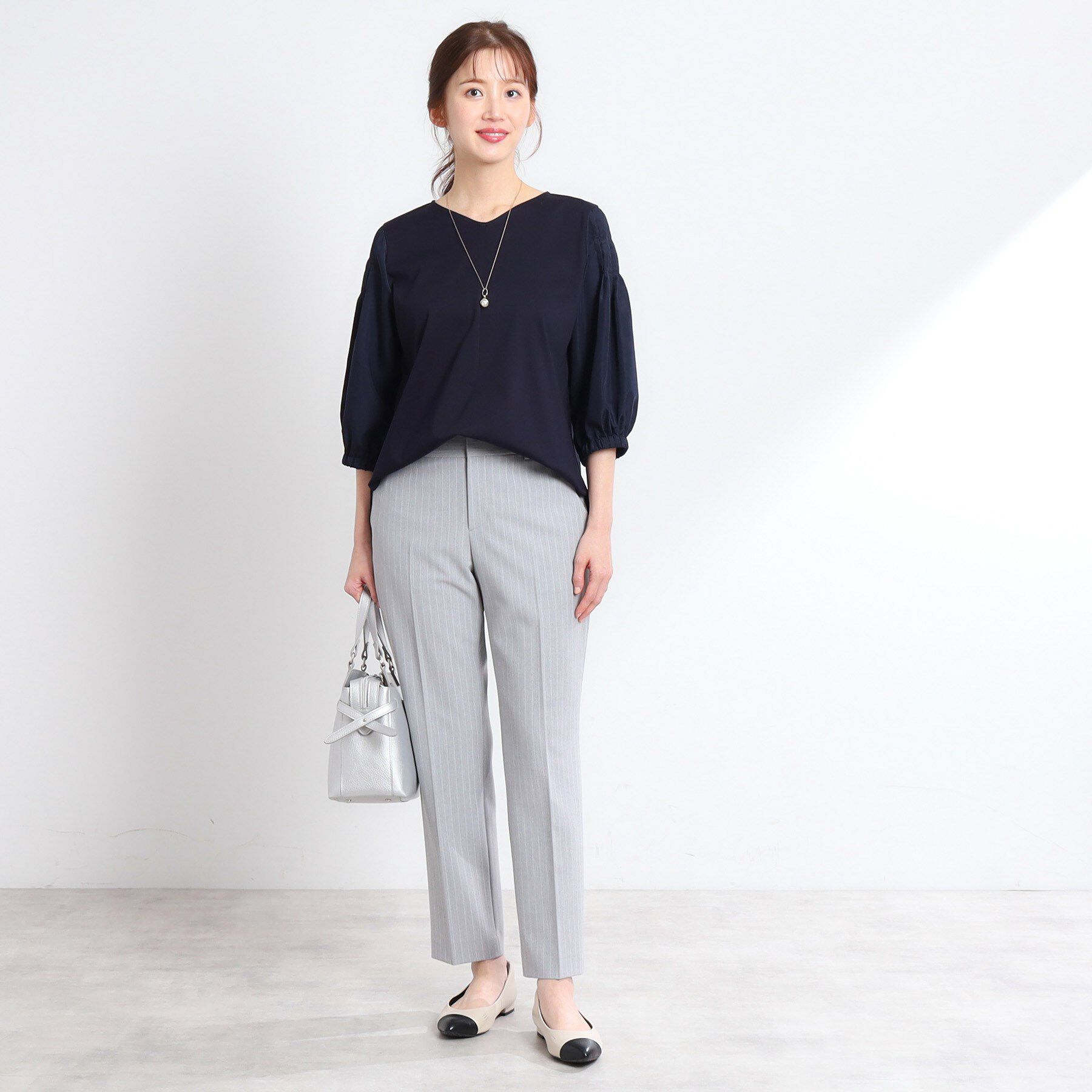 Reflect「【スカートにもパンツにも合わせやすい】キレイめTブラウス」|シャツ・ブラウス|