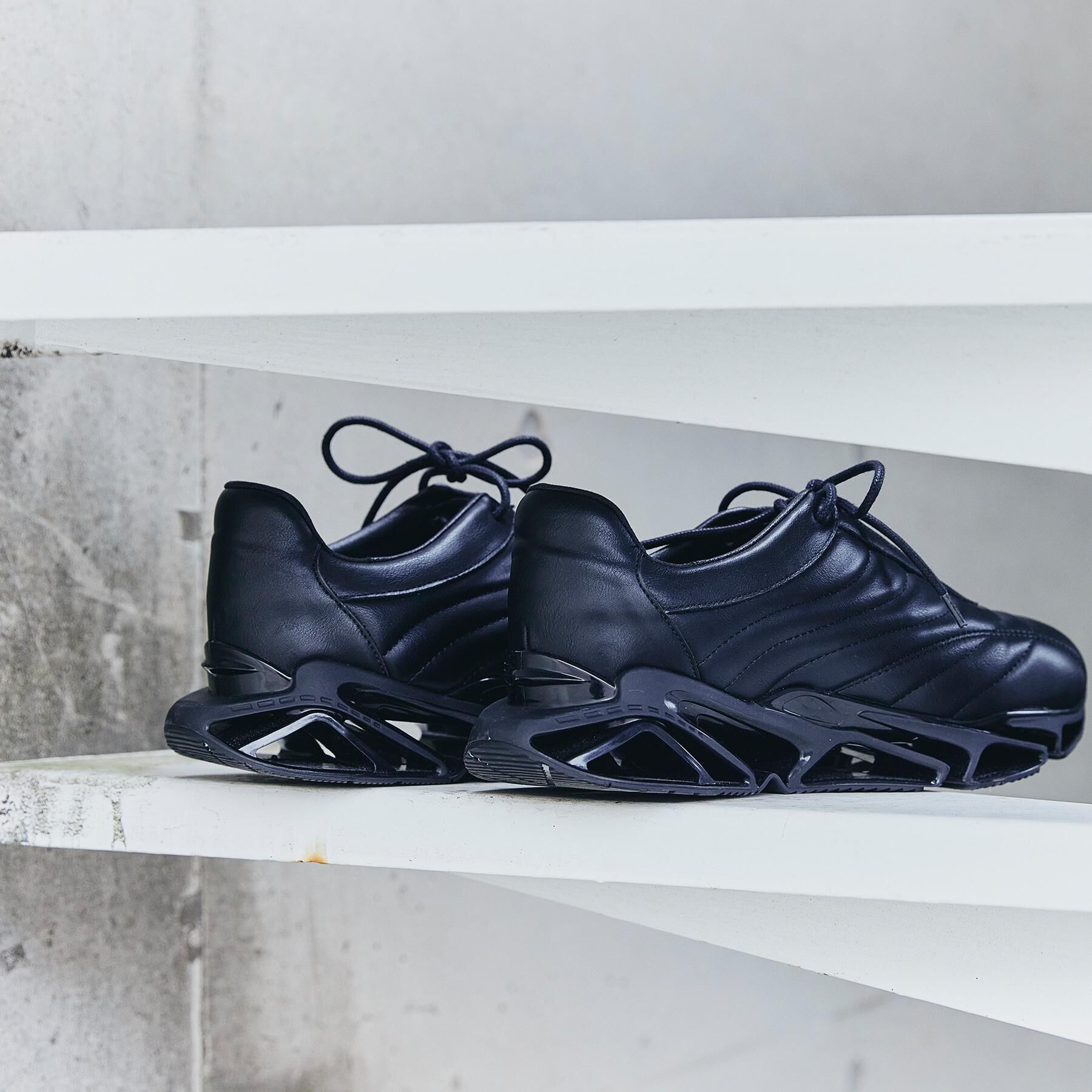 tk.TAKEO KIKUCHI「インサイドシューレーススニーカー」|スニーカー|