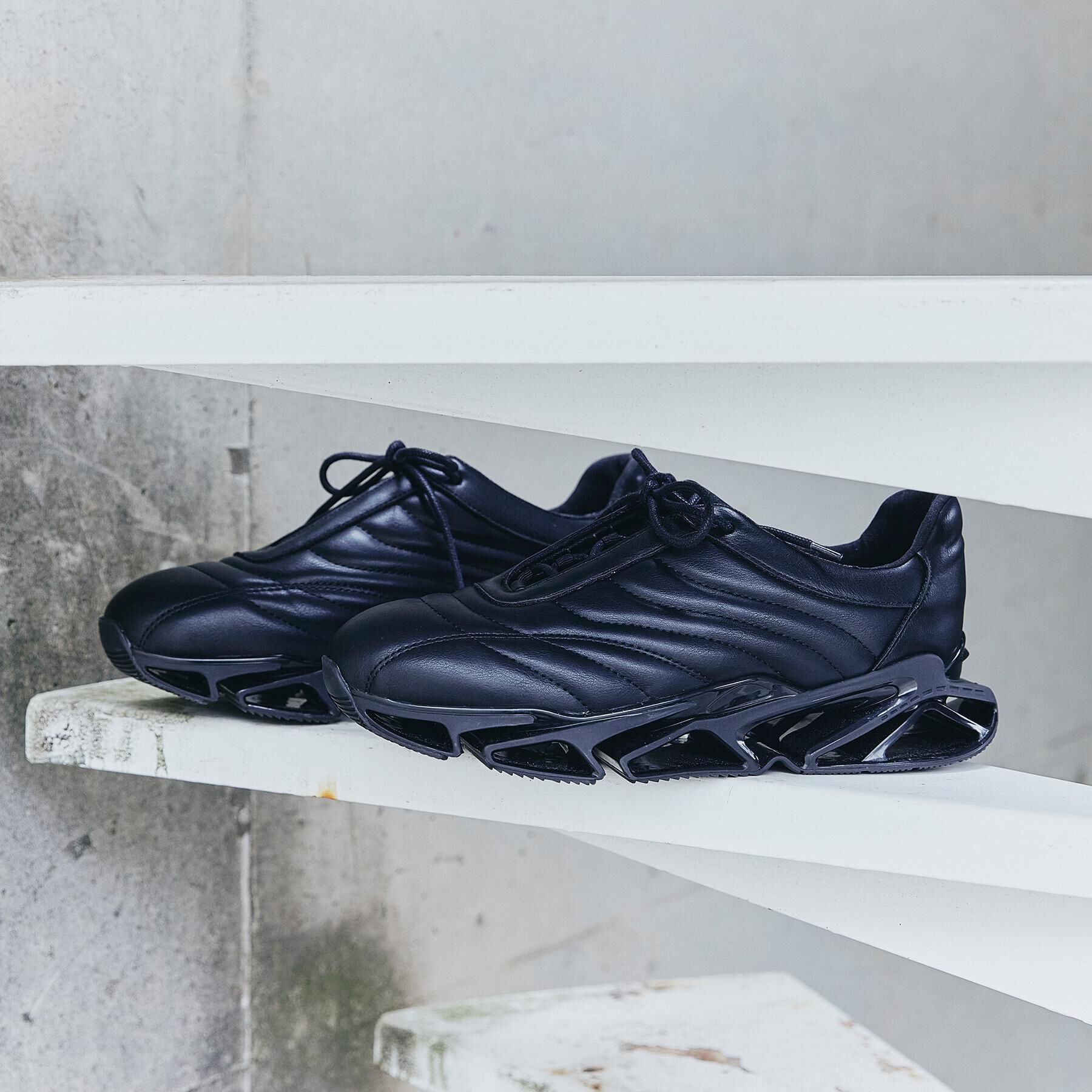 tk.TAKEO KIKUCHI「インサイドシューレーススニーカー」|スニーカー|