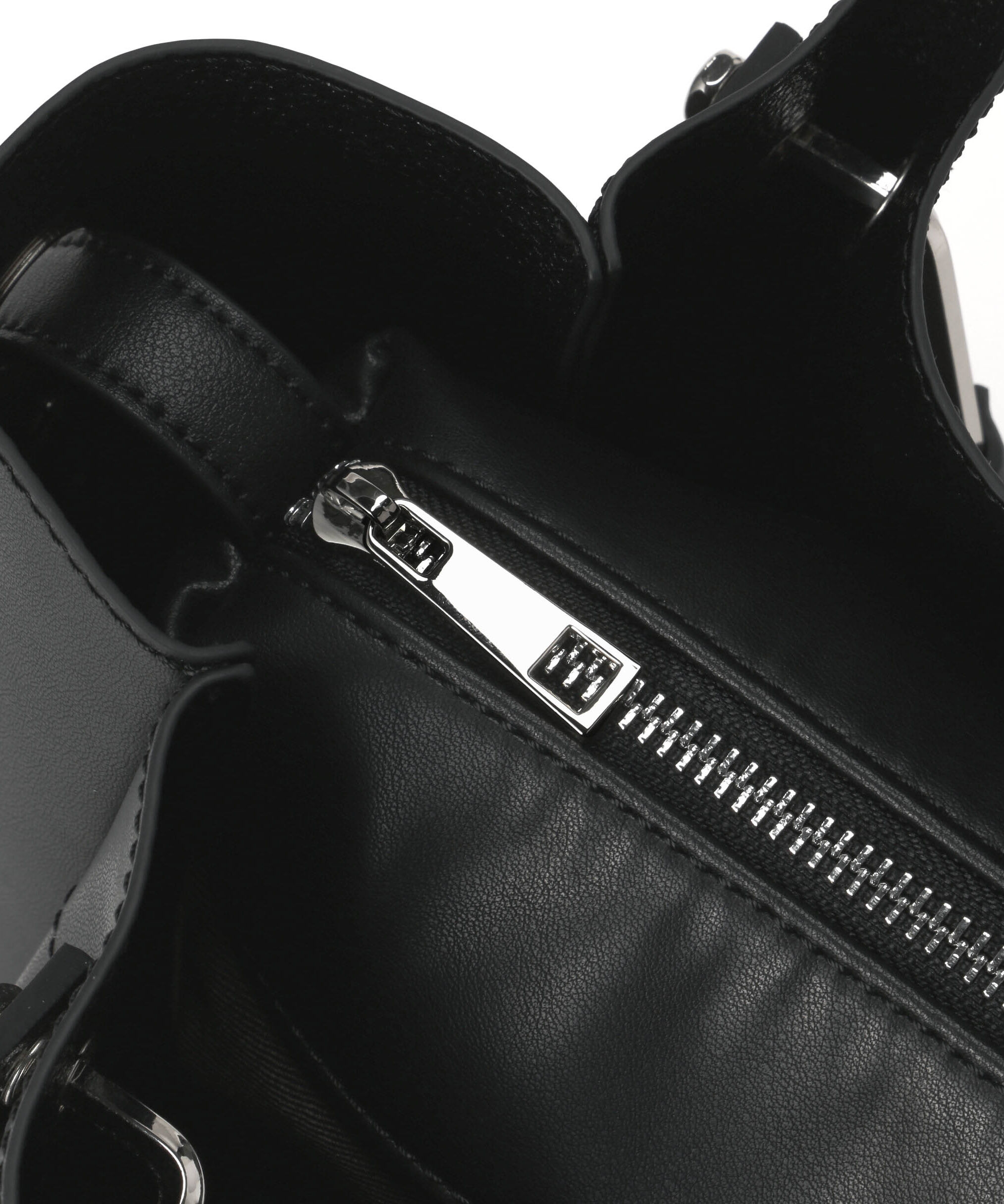  「メタルハンドルタックショルダーバッグ」|ショルダー・メッセンジャー|