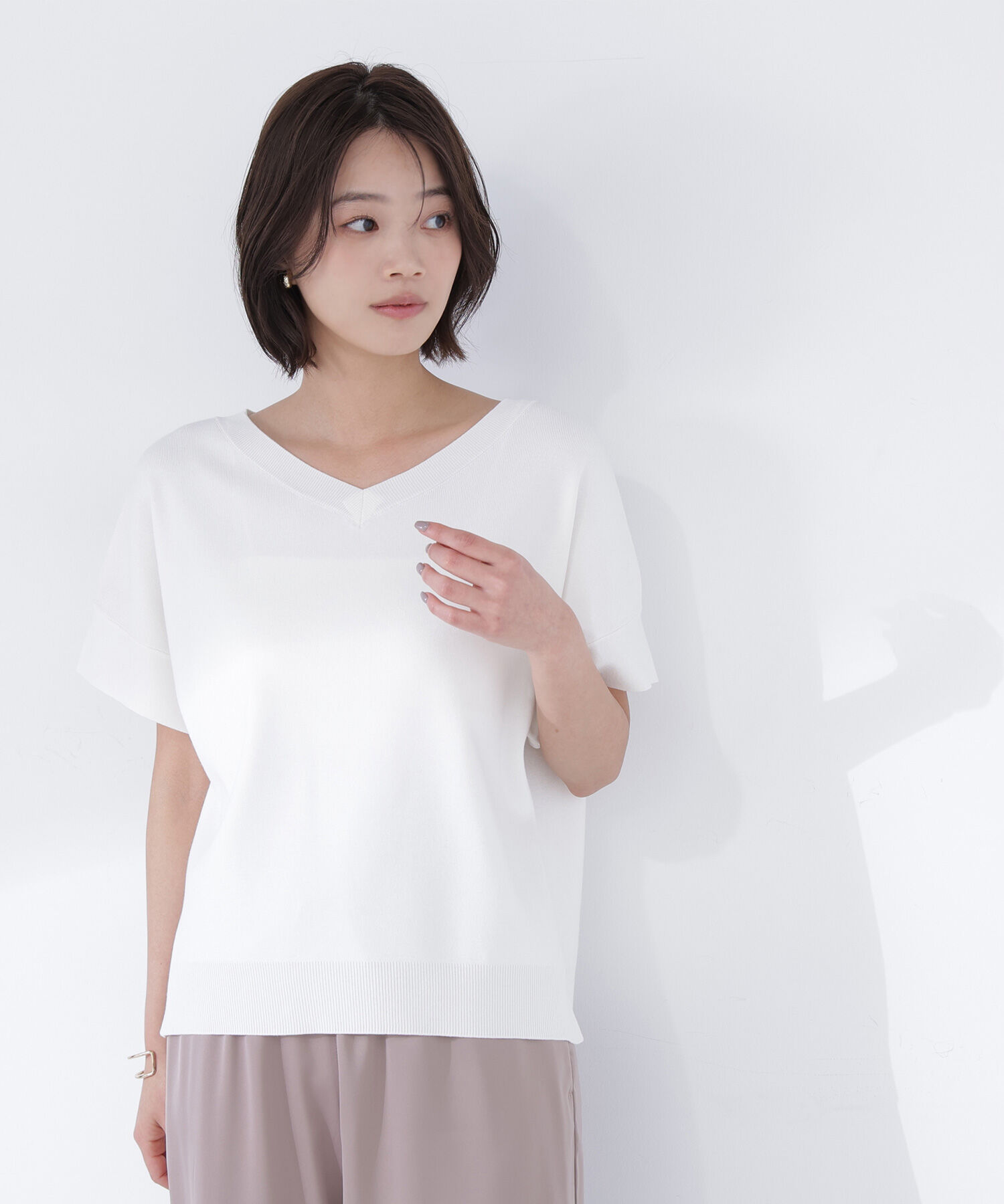  「総針ベーシック Vネックニット」|ニット・セーター|