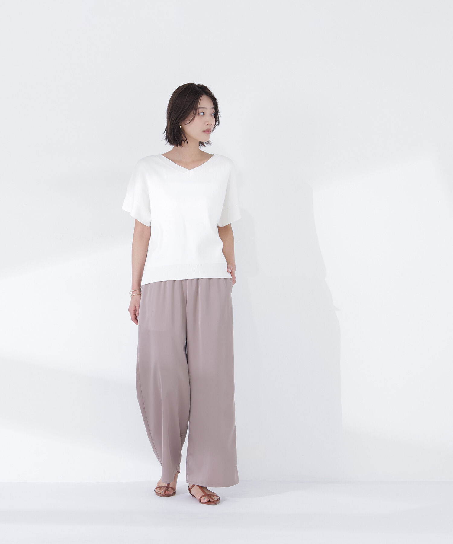  「総針ベーシック Vネックニット」|ニット・セーター|