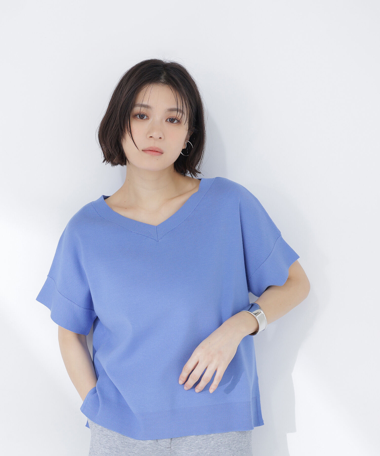  「総針ベーシック Vネックニット」|ニット・セーター|